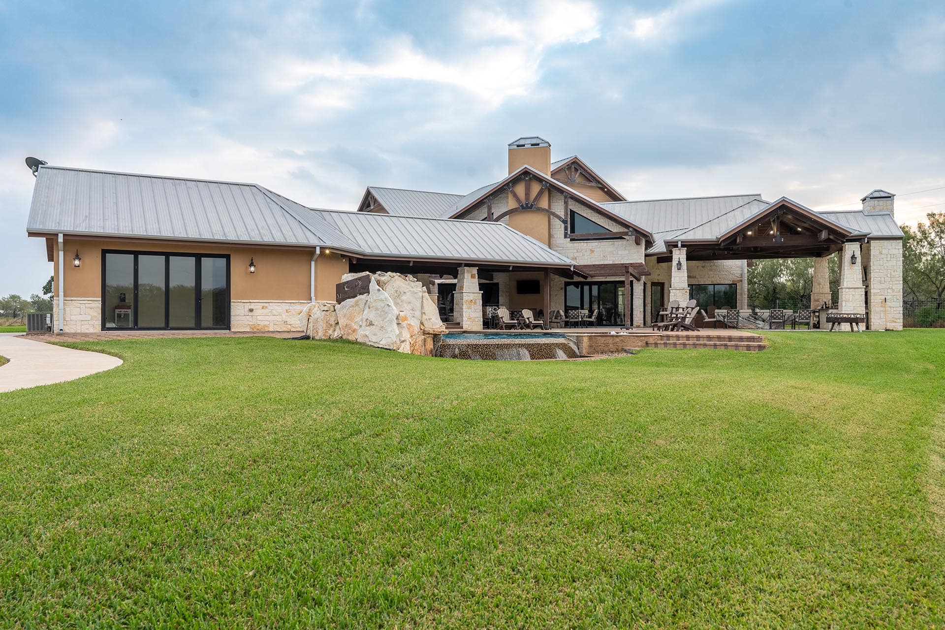 Texas ranch property with managed game habitat El Monte Gringo Ranch