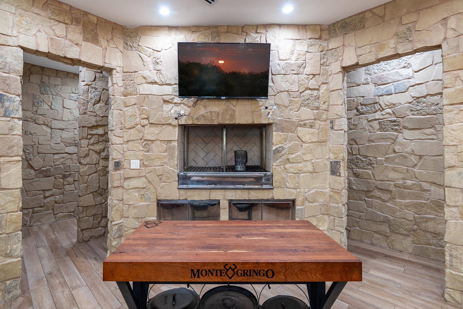 Texas ranch property with south Texas brush El Monte Gringo Ranch