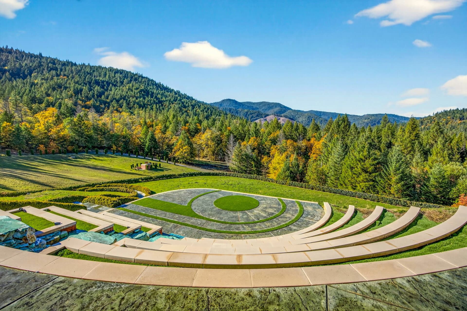 ampitheater oregon the bird estate