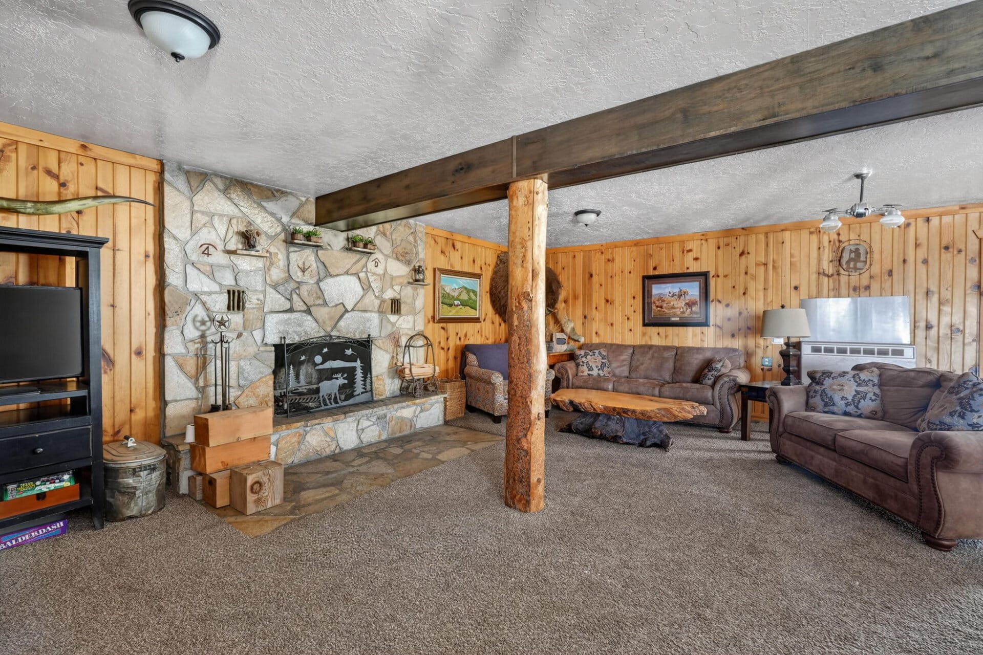 cozy lodge living room Idaho the davis lodge at loafer creek falls