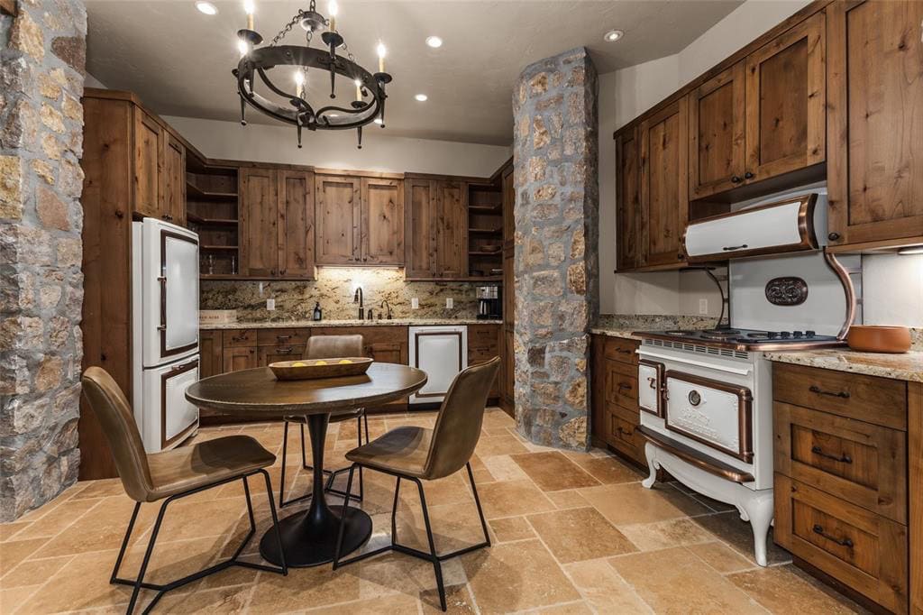 exclusive mountain ranch Colorado Skistone Mountain Ranch