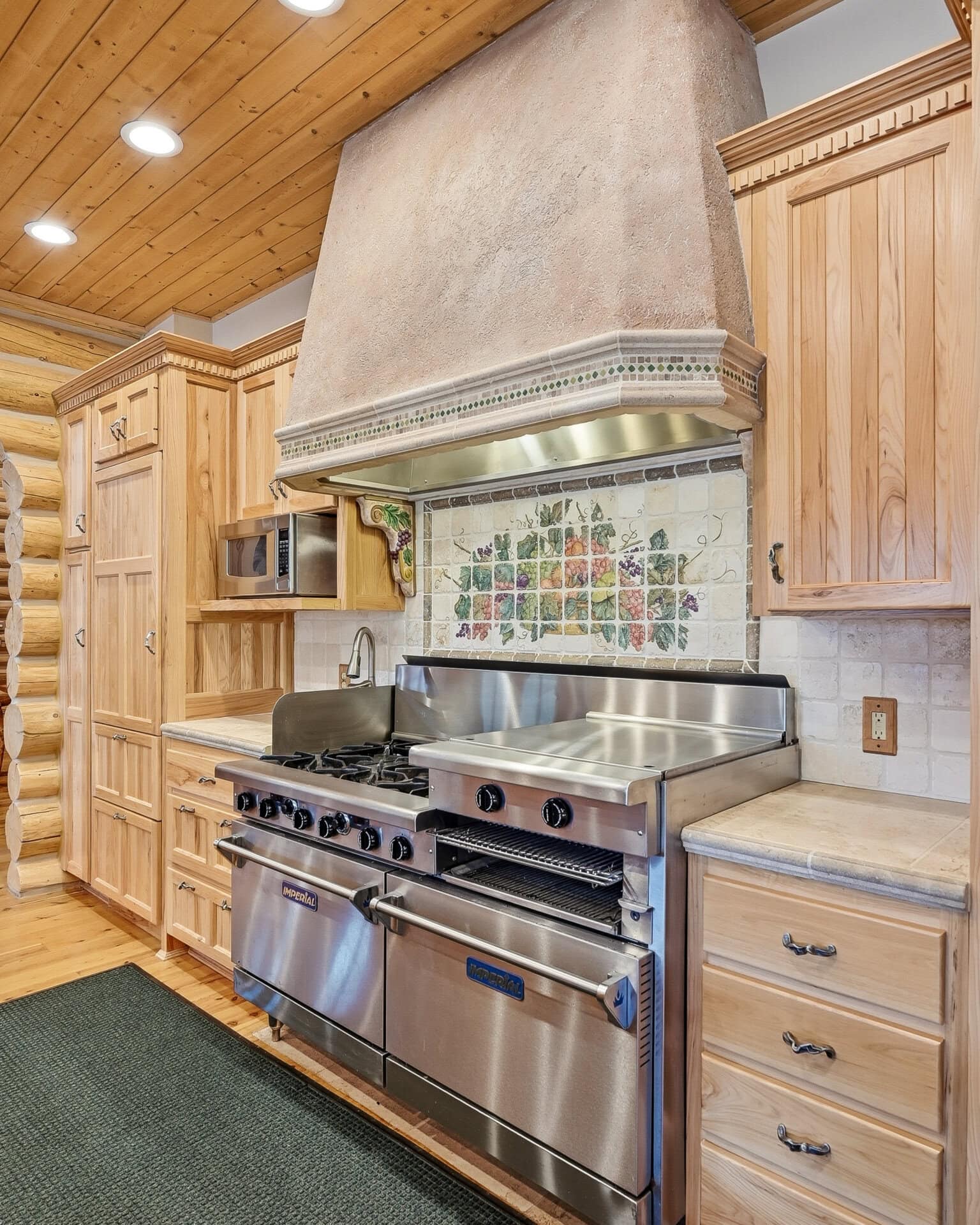 gourmet kitchen with professional range utah casa del rio