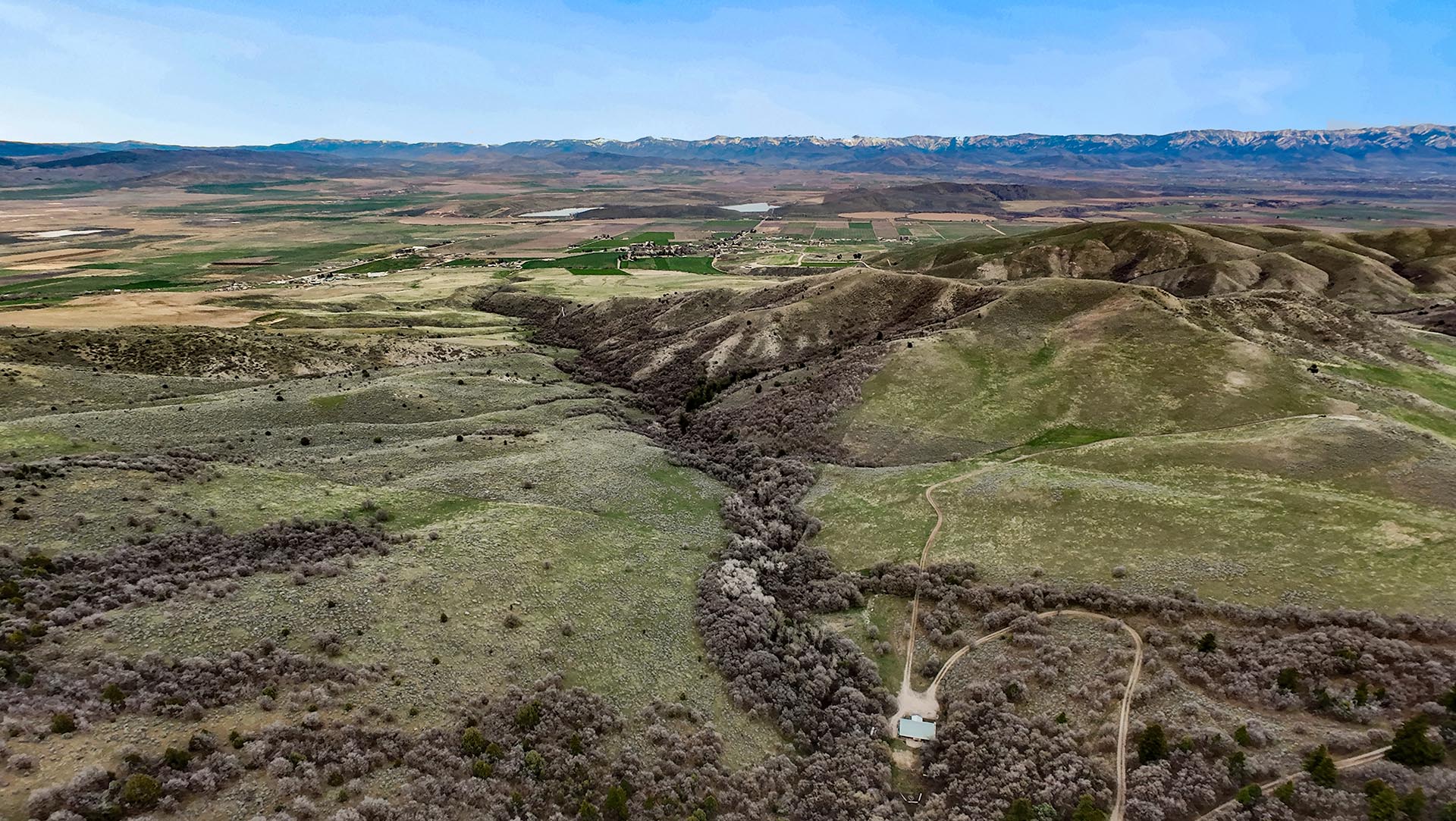 large acreage with mountain views Idaho the davis lodge at loafer creek falls