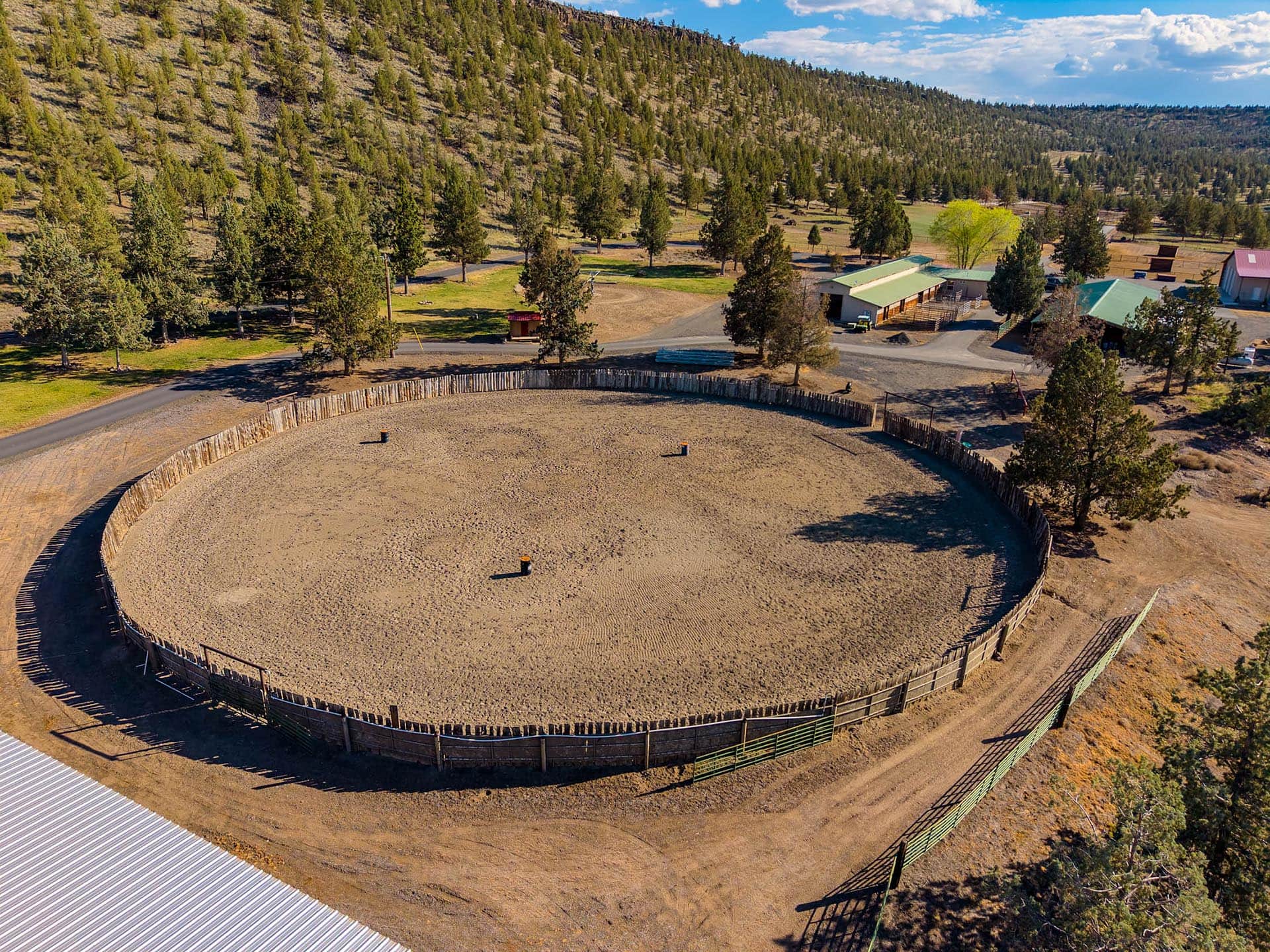 large roundpen oregon crooked river rim horse ranch