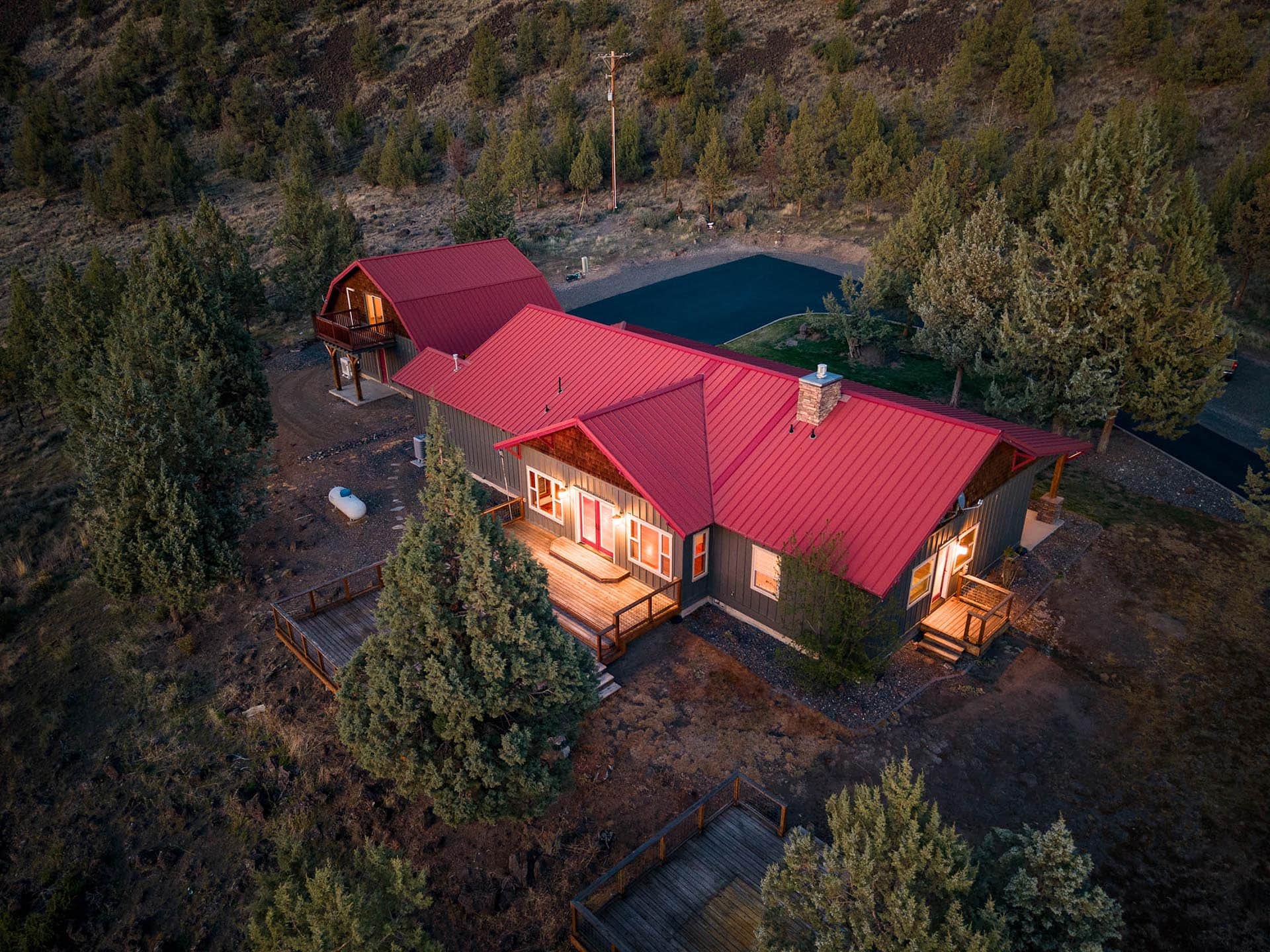 ranch property exterior with landscaped yard and sunset oregon crooked river rim horse ranch