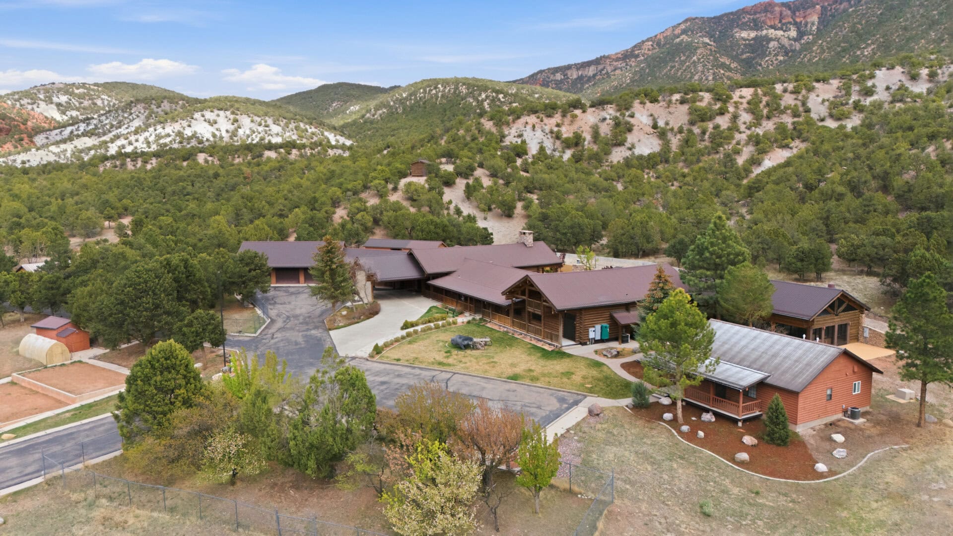 ranch with multiple log building utah casa del rio