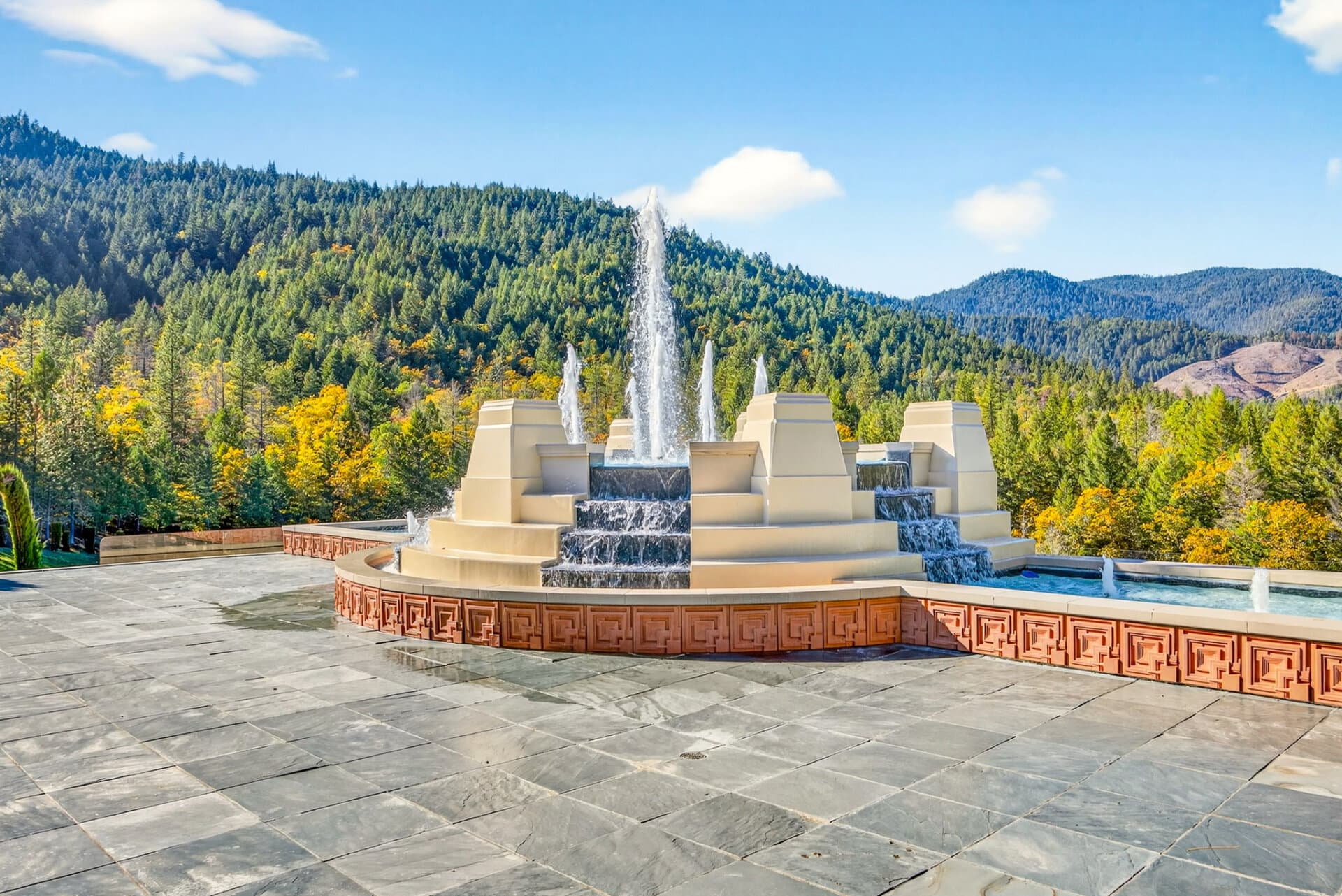 retreat for sale oregon the bird estate