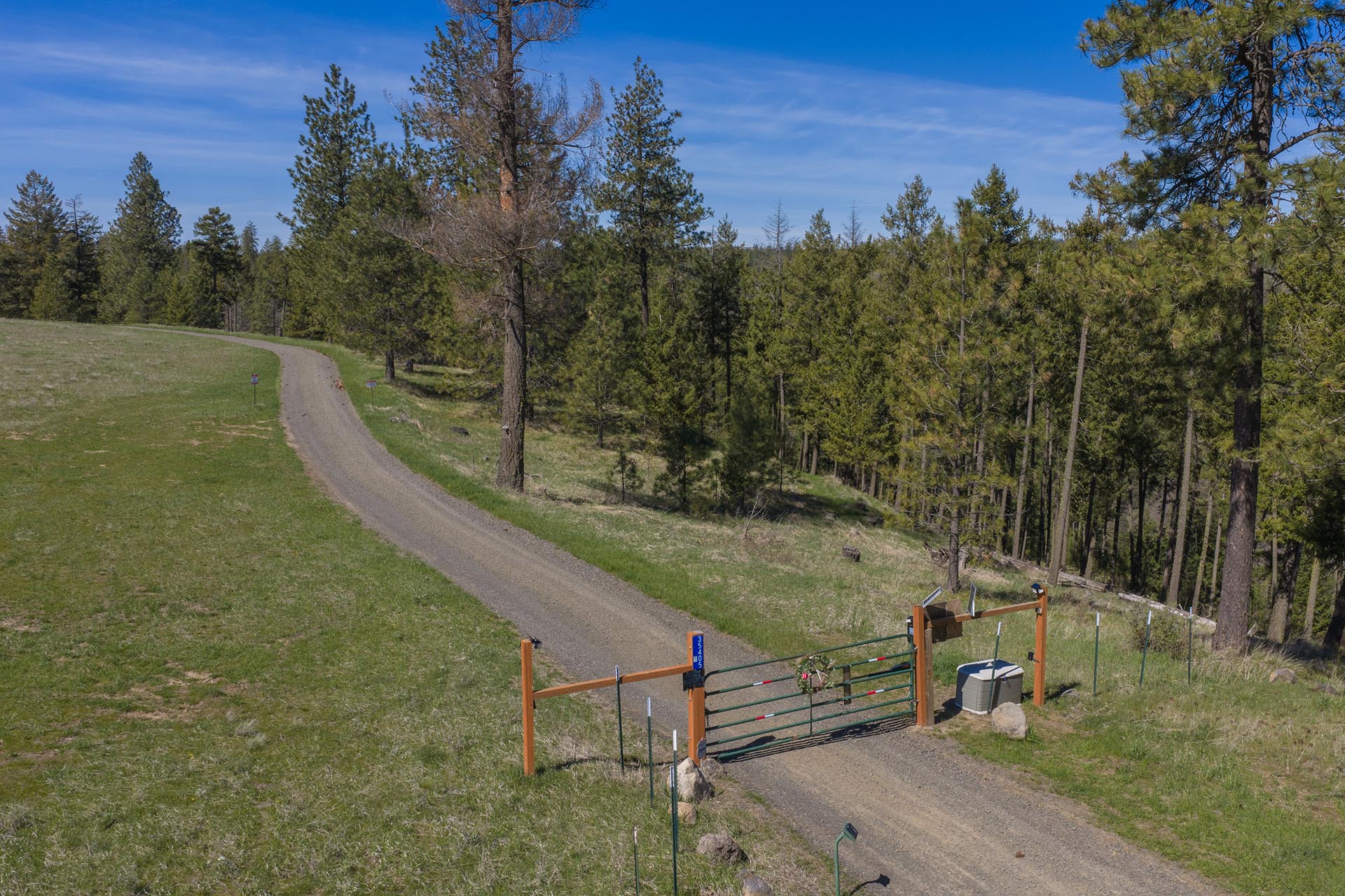Solar Gated Entry Eastern Washington Canyon Ridge Ranch