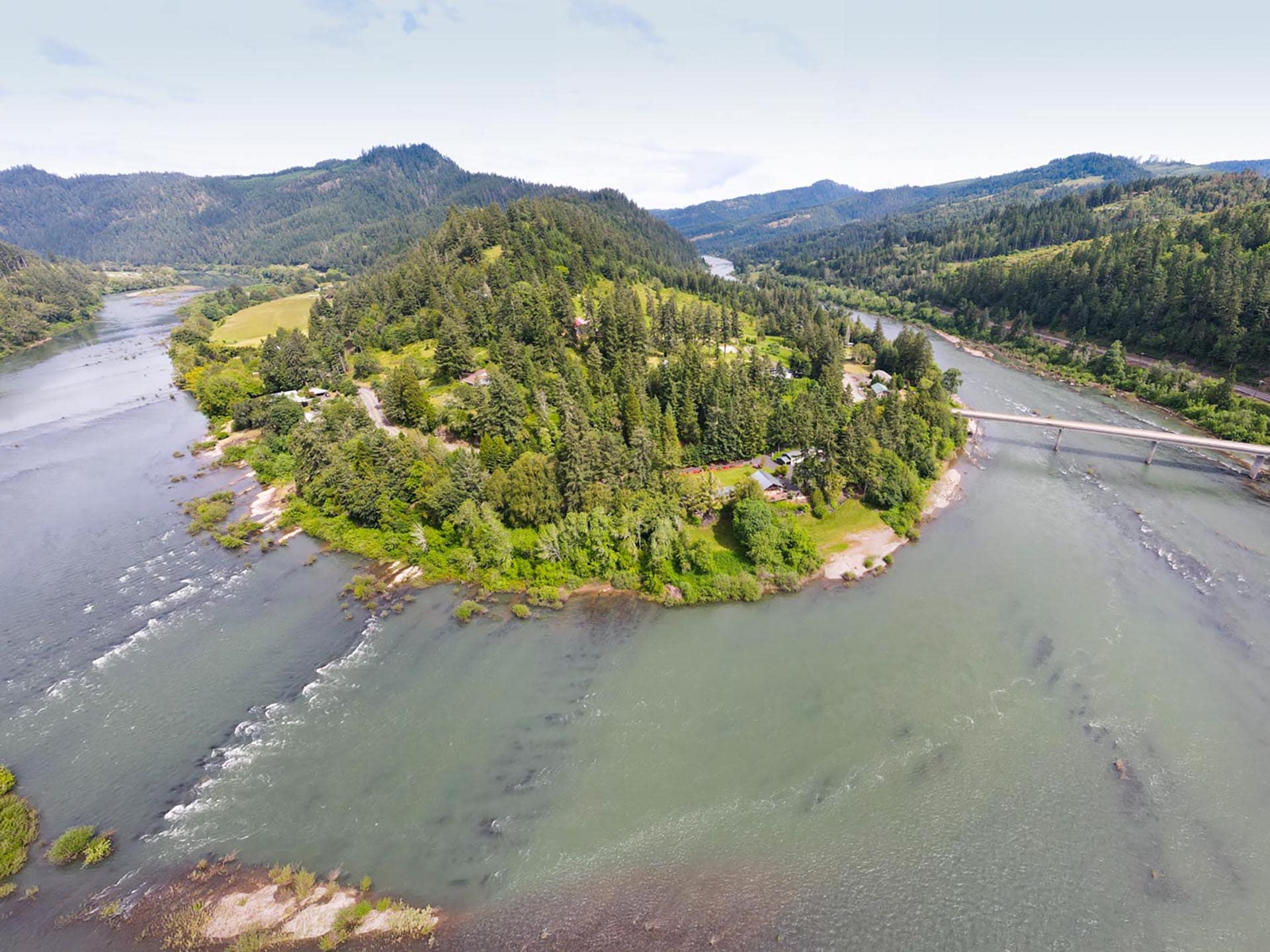 river confluence aerial property view oregon umpqua river retreat at cougar creek