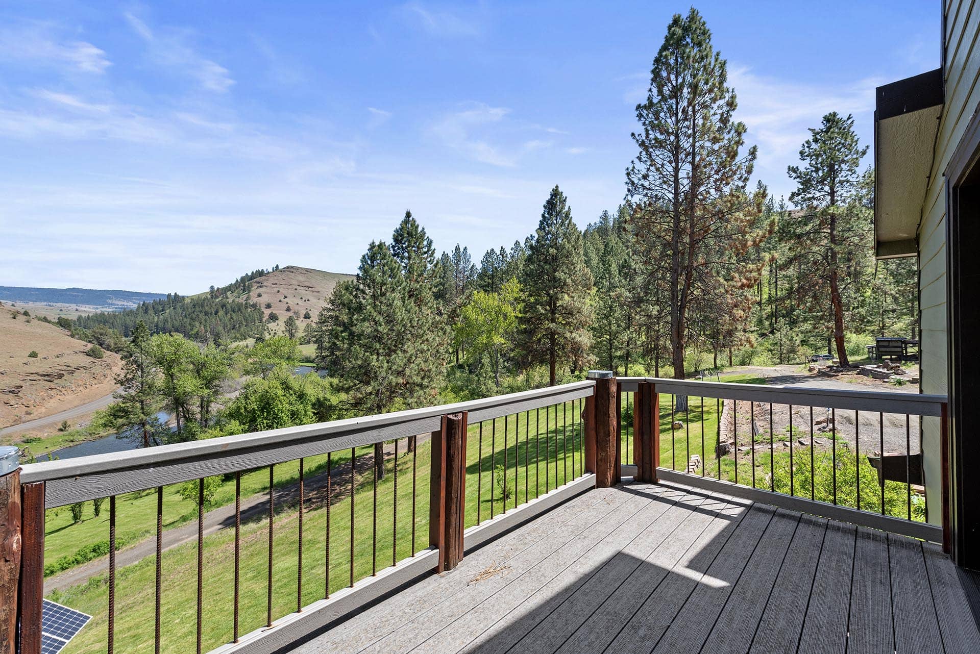 self reliant land with river and game oregon rockin river ranch on the middle fork