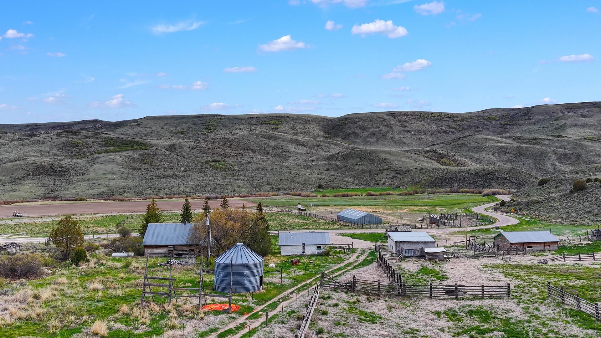 ranch buildings and corrals id medicine lodge creek