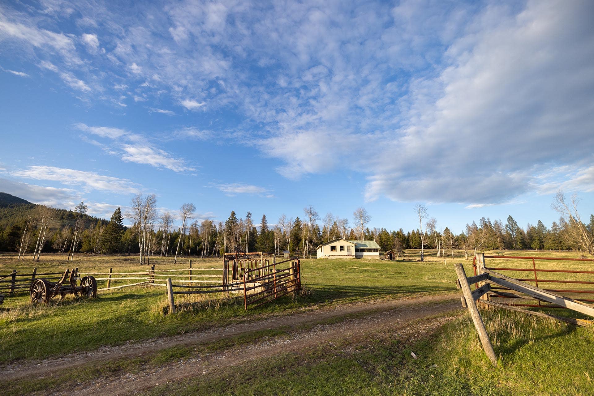 ranch cabin montana riley creek basin