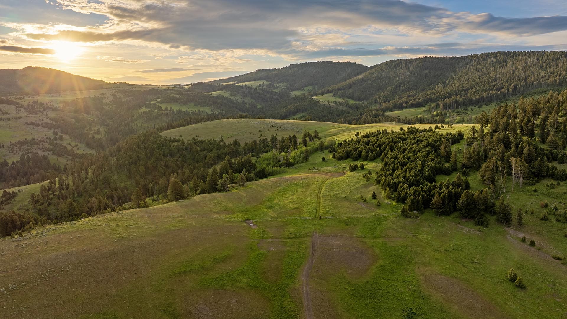 rolling hills large acreage montana north bridger hunting retreat