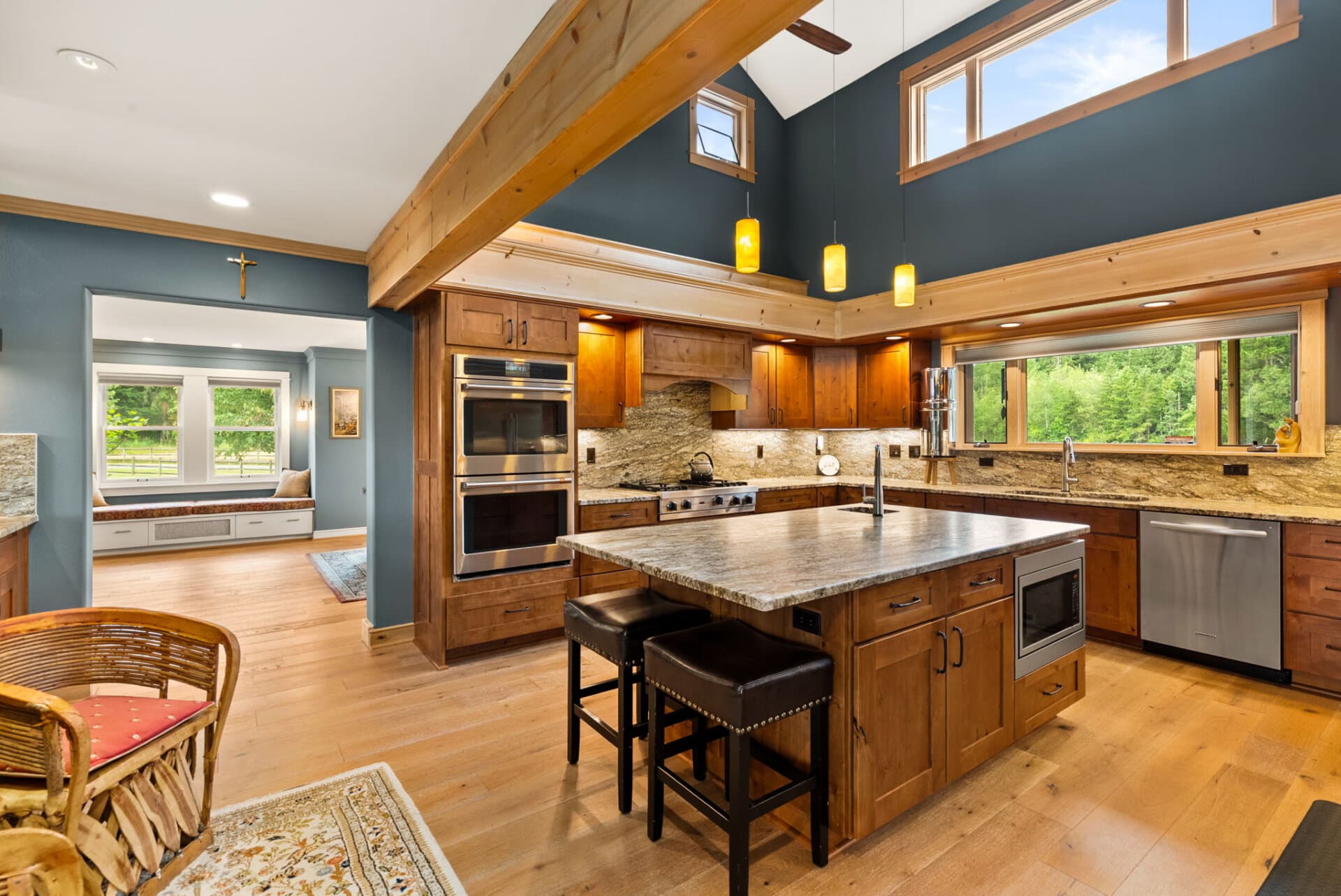 Remodeled Country Estate Washington Still Water Retreat