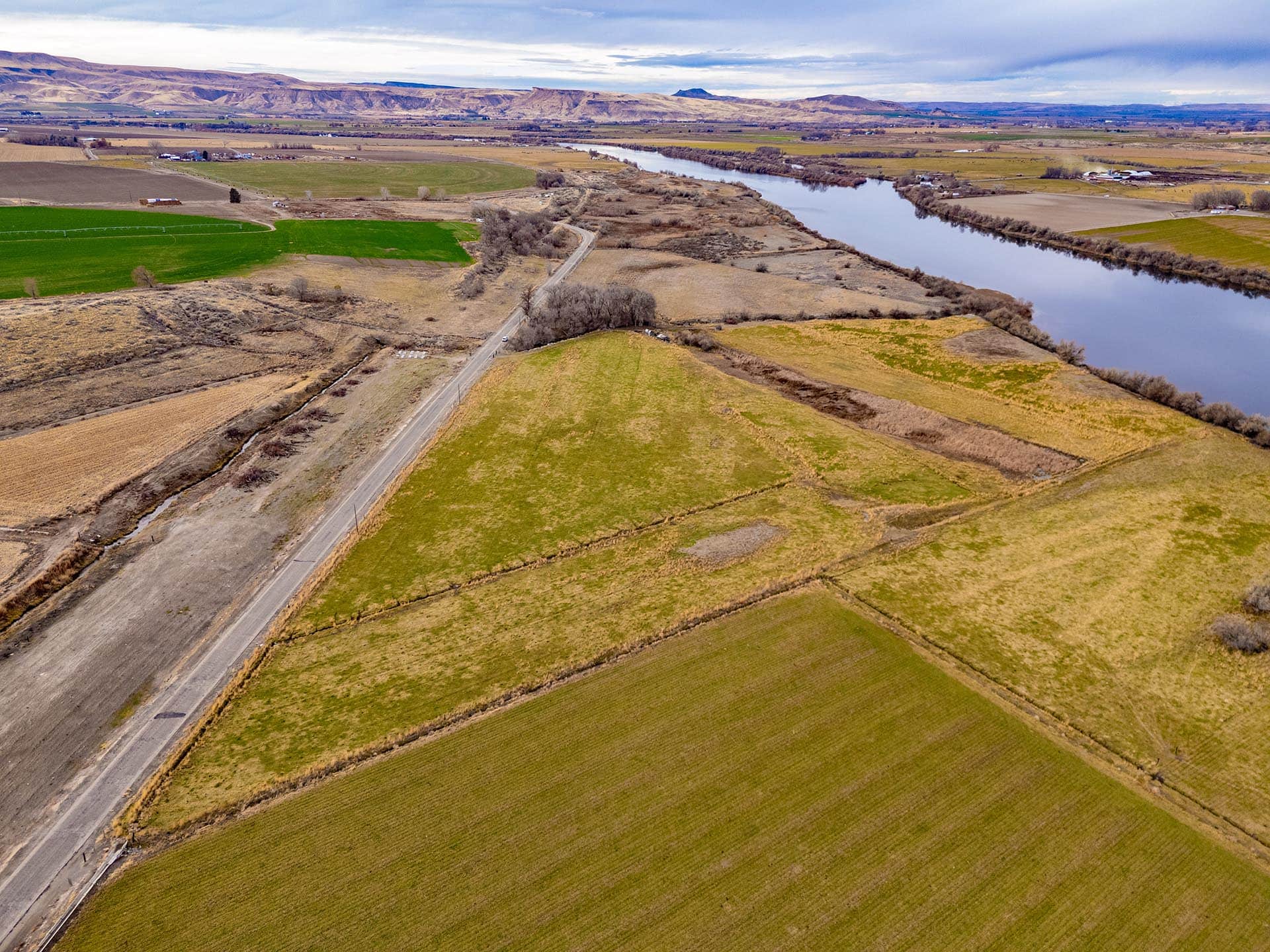cultivated irrigated idaho snake river waterfront farm