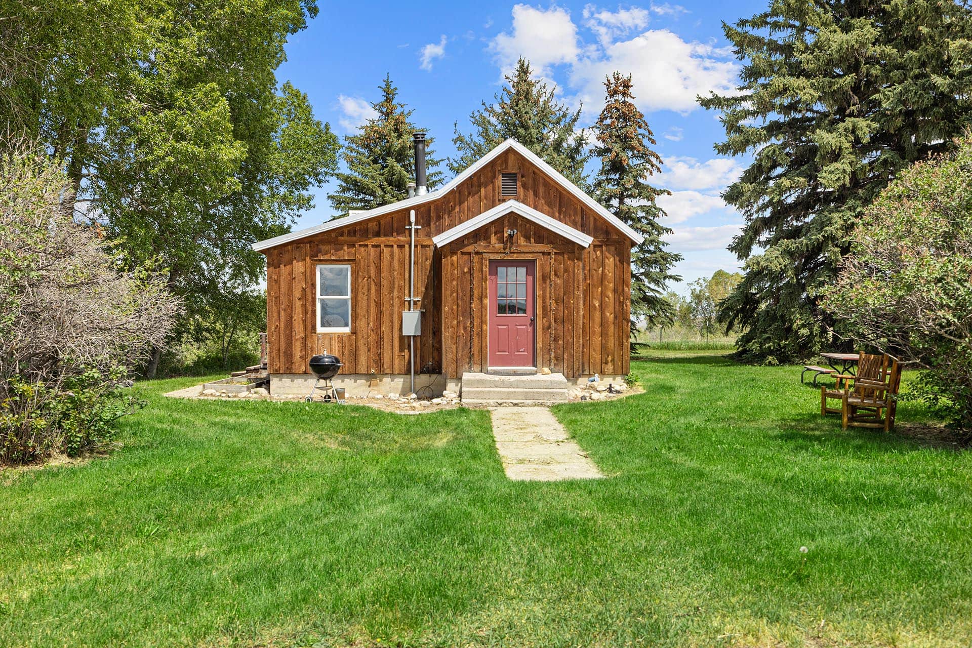 guest front view montana J Lazy J Ranch