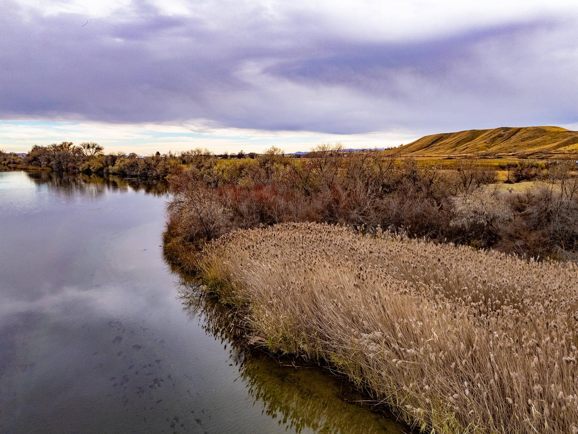 hunt fish explore beautiful idaho snake river waterfront farm