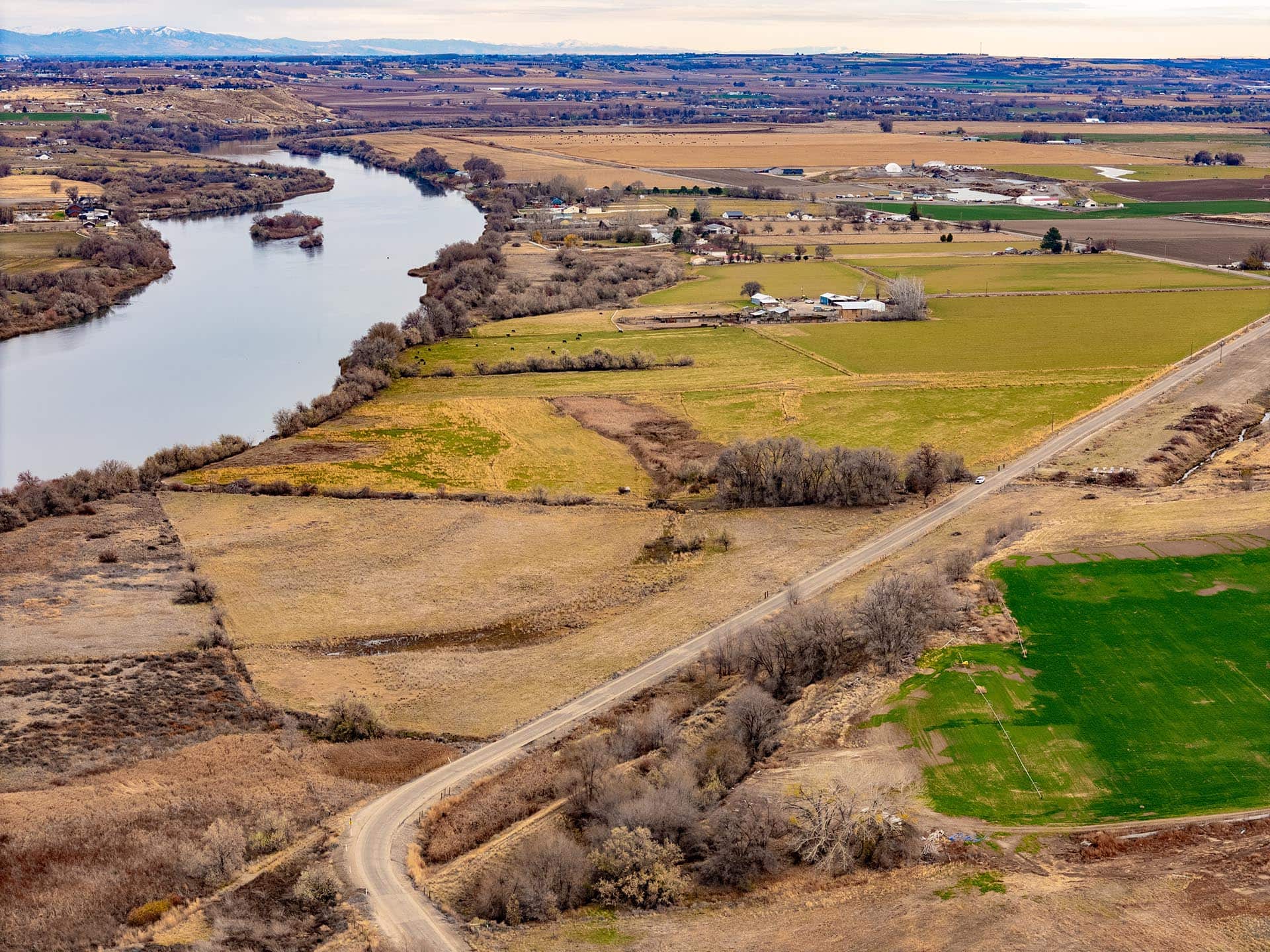 irrigated escape private idaho snake river waterfront farm