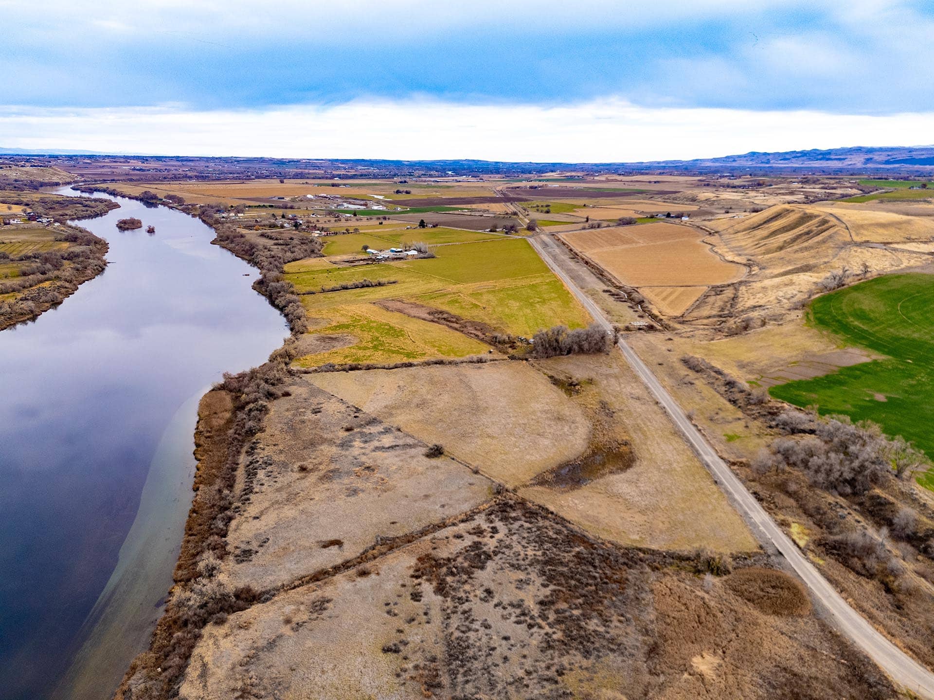 open spaces views irrigated idaho snake river waterfront land