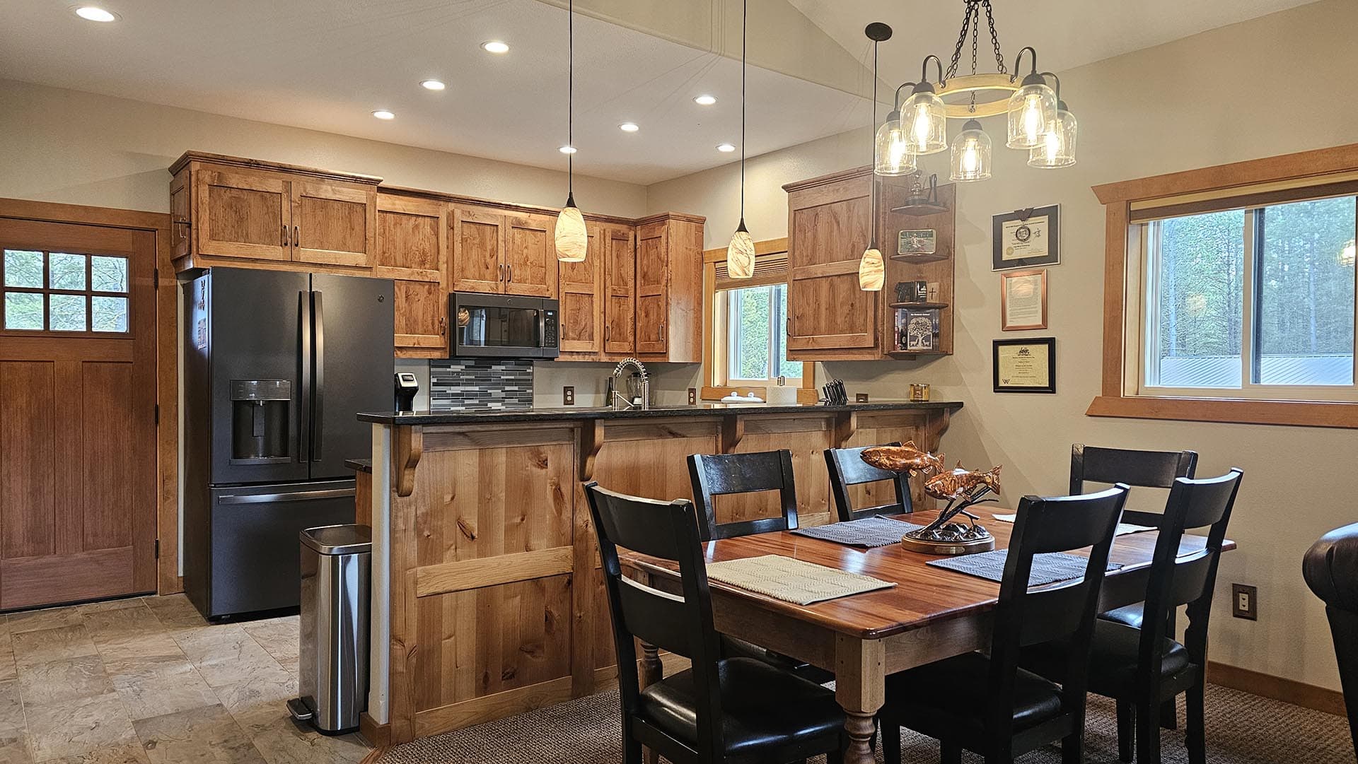 Cozy Kitchen Montana Willow Creek Reserve