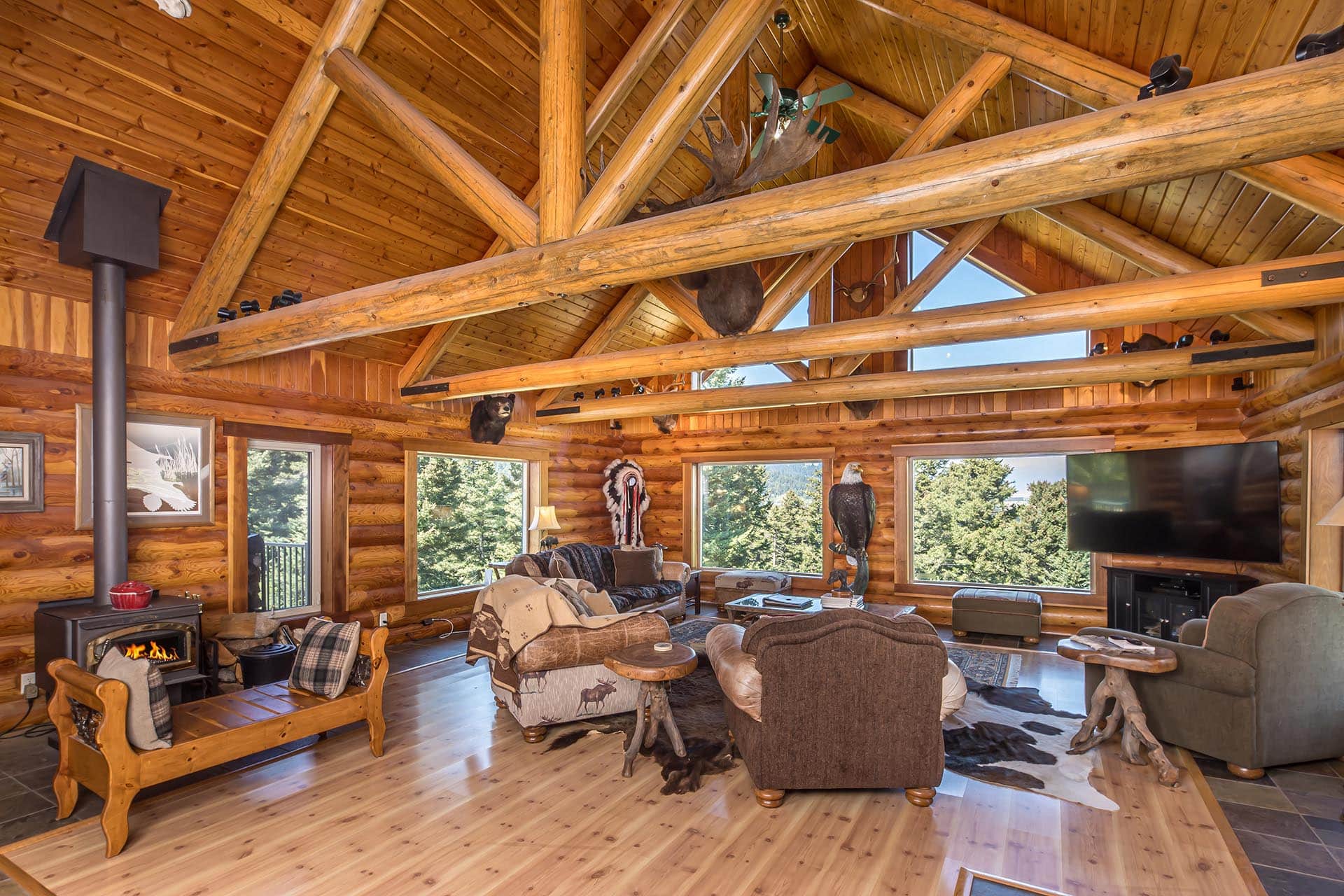 great room with vaulted ceilings montana elk ranch