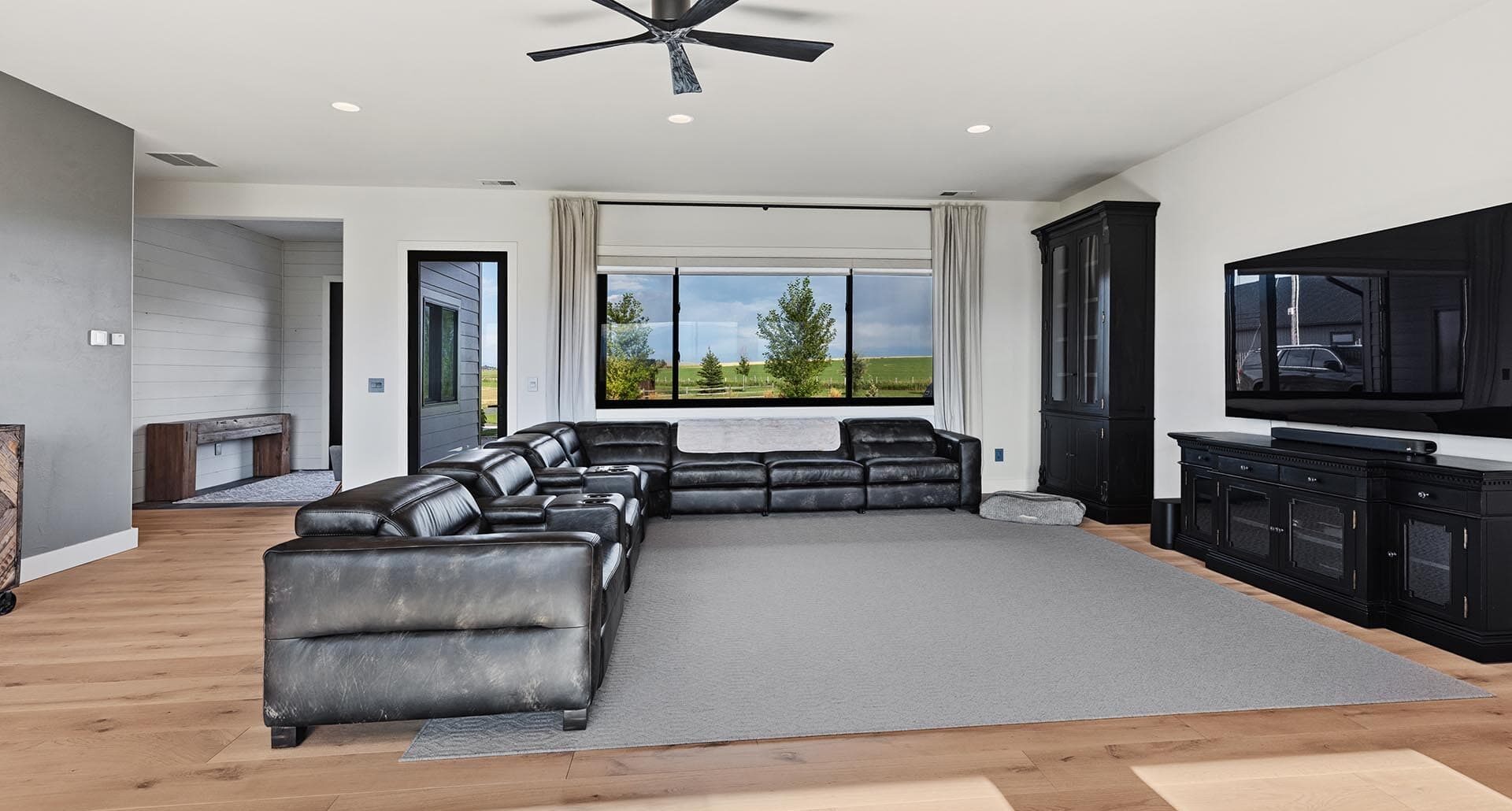 luxury home living room montana hollowtop homestead