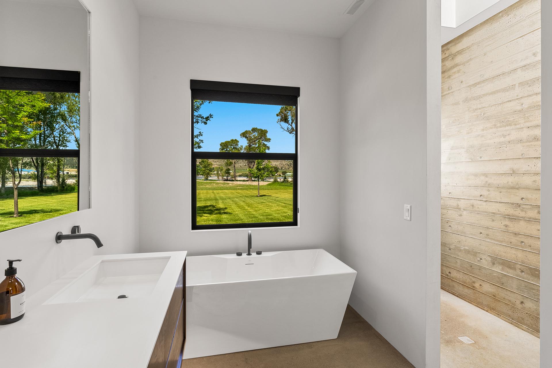 modern home interior with view montana stillwater-yellowstone confluence ranch
