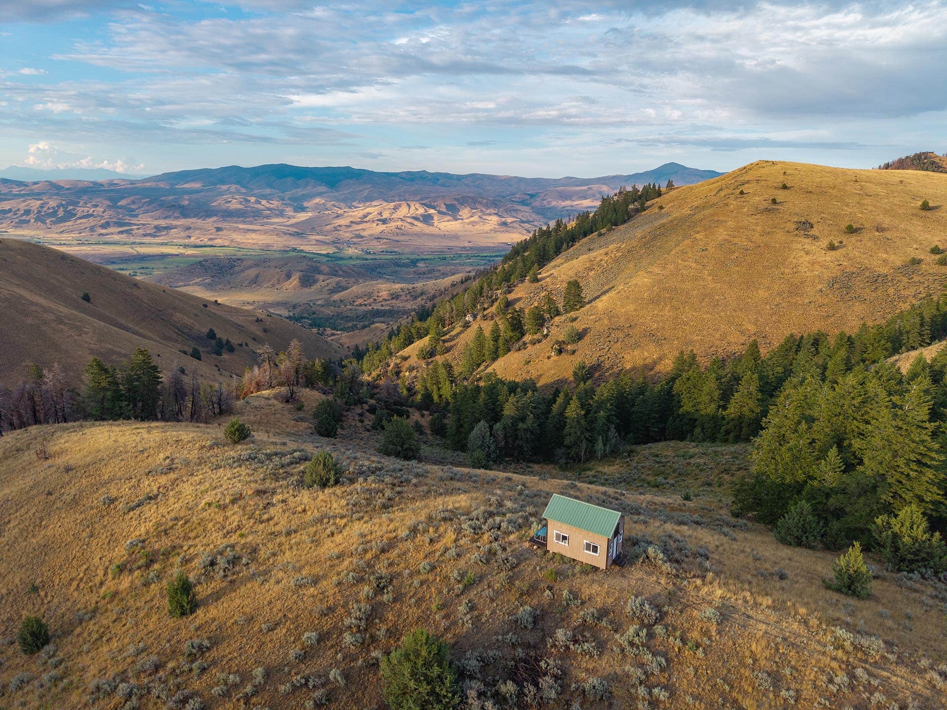 small cabin hillside hunting sporting oregon powell creek ranch