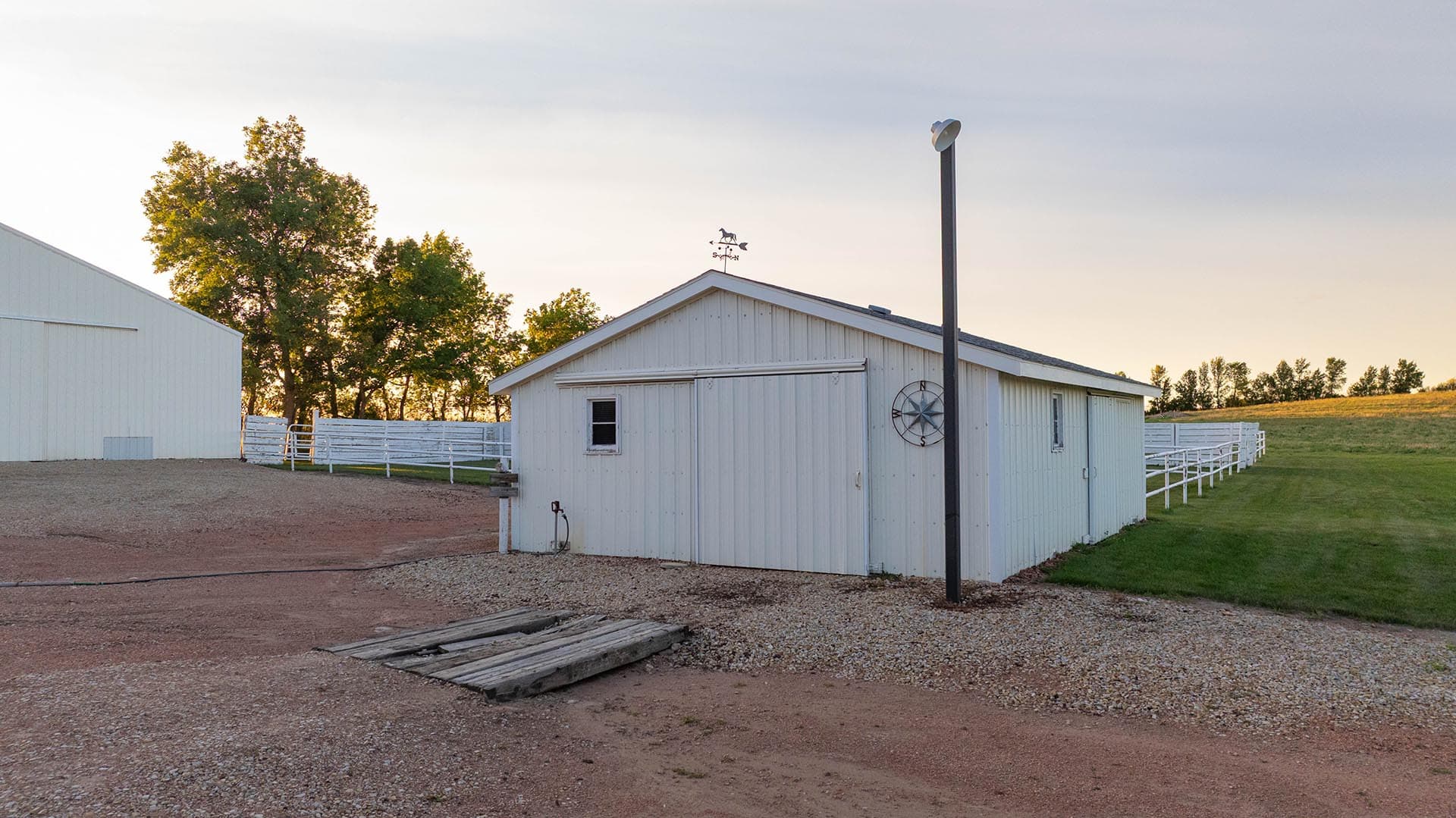 Country horse property North Dakota Red Moon Ranch