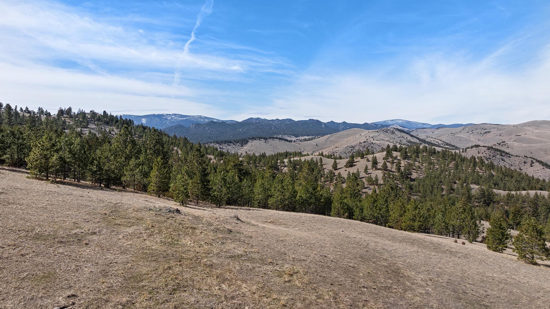 Montana Ranch with Covered Porch and Balcony Elk Ridge hunting retreat
