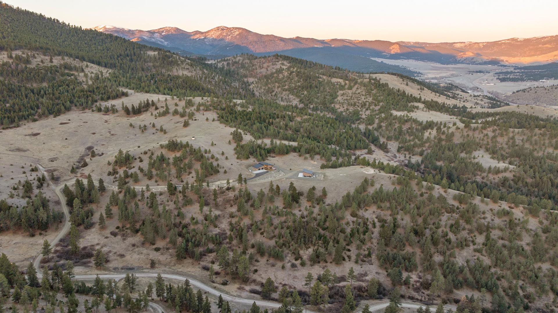New Construction Montana Ranch 2023 Elk Ridge hunting retreat