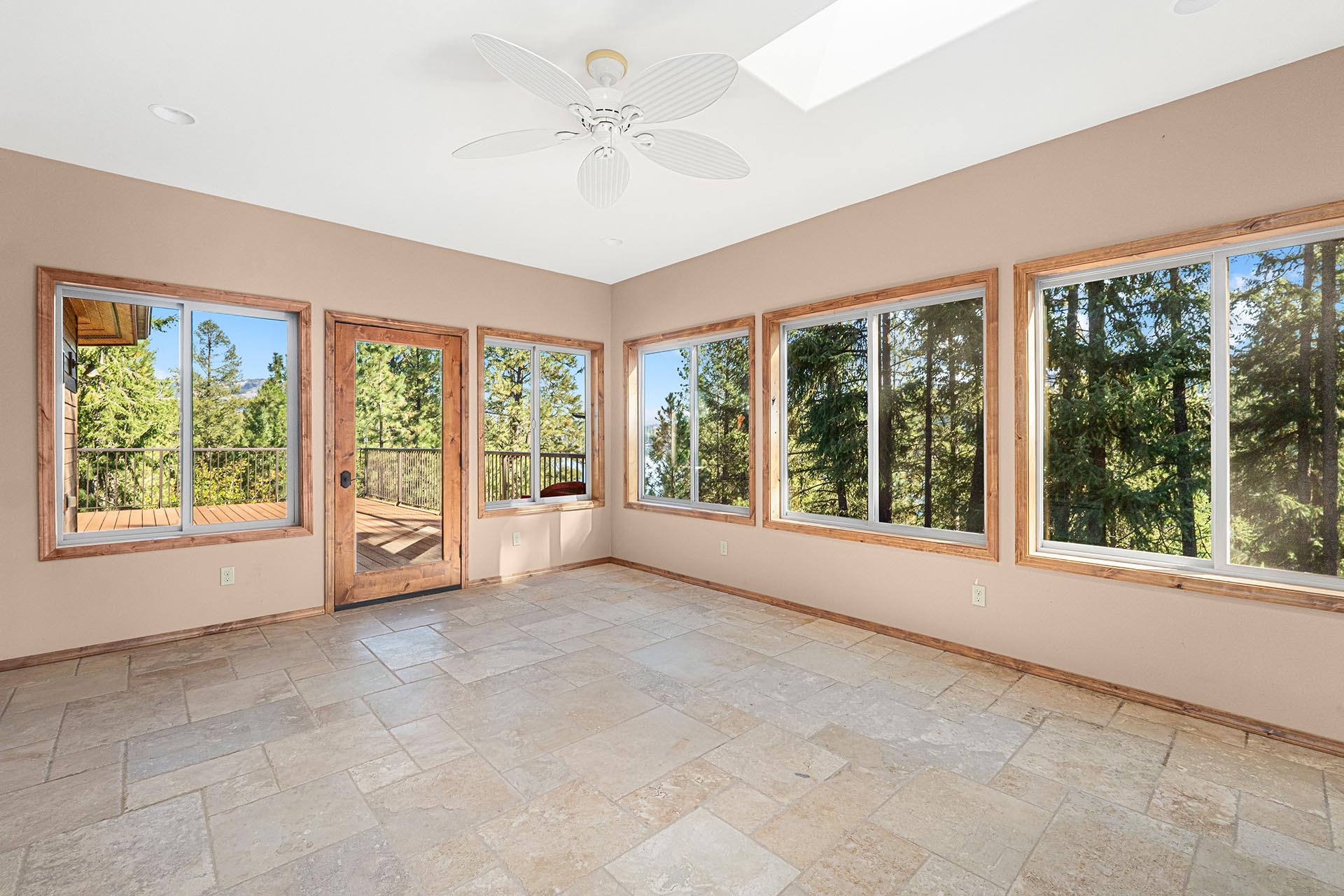 home with panoramic lake views washington curlew lake house