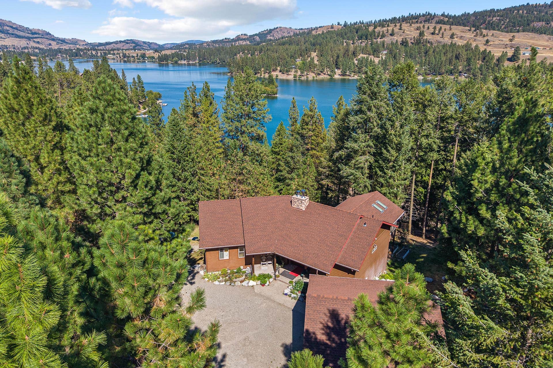 lakefront home for sale washington curlew lake house
