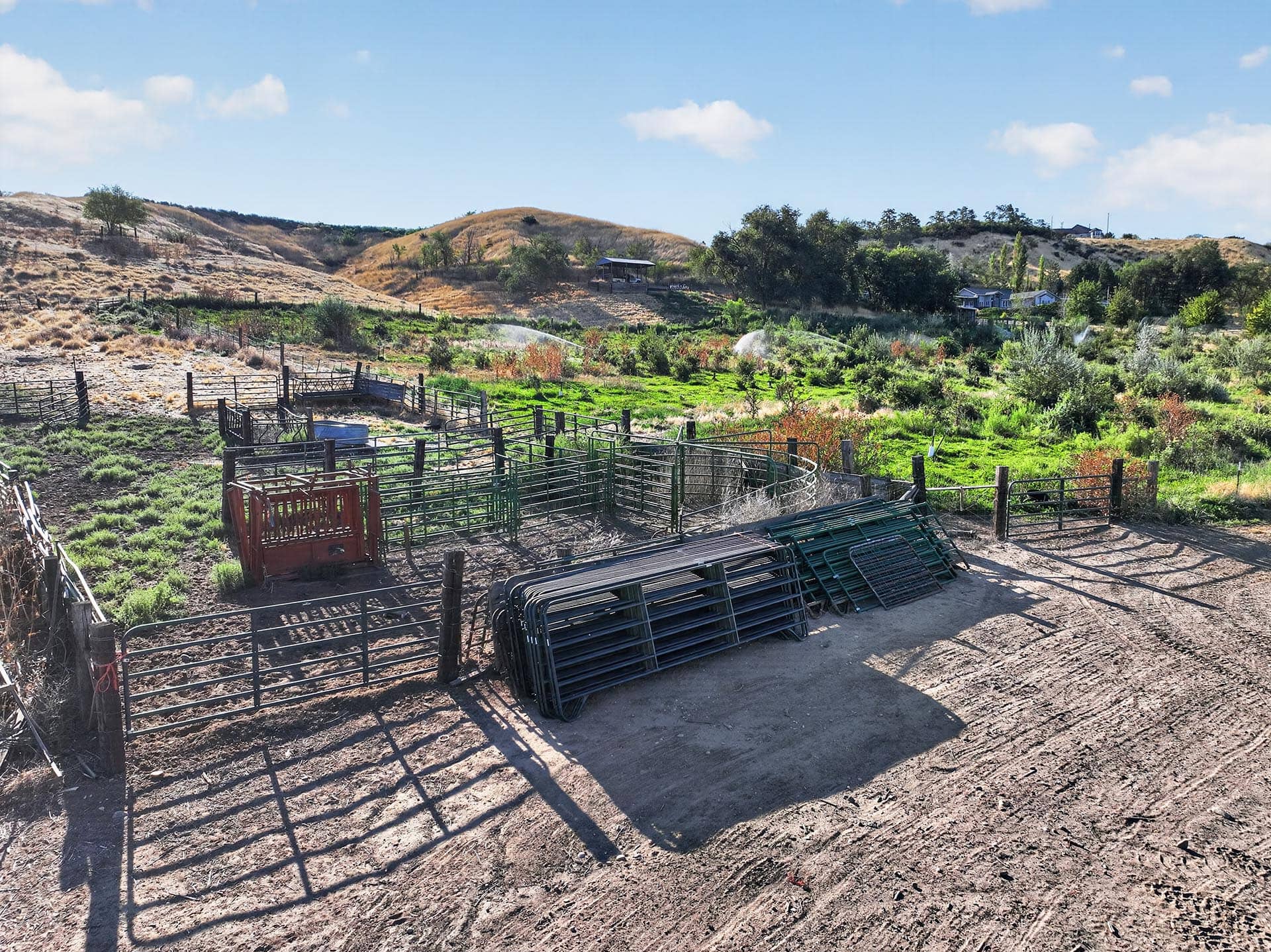 livestock corral and cattle working pens idaho apple ridge farmstead