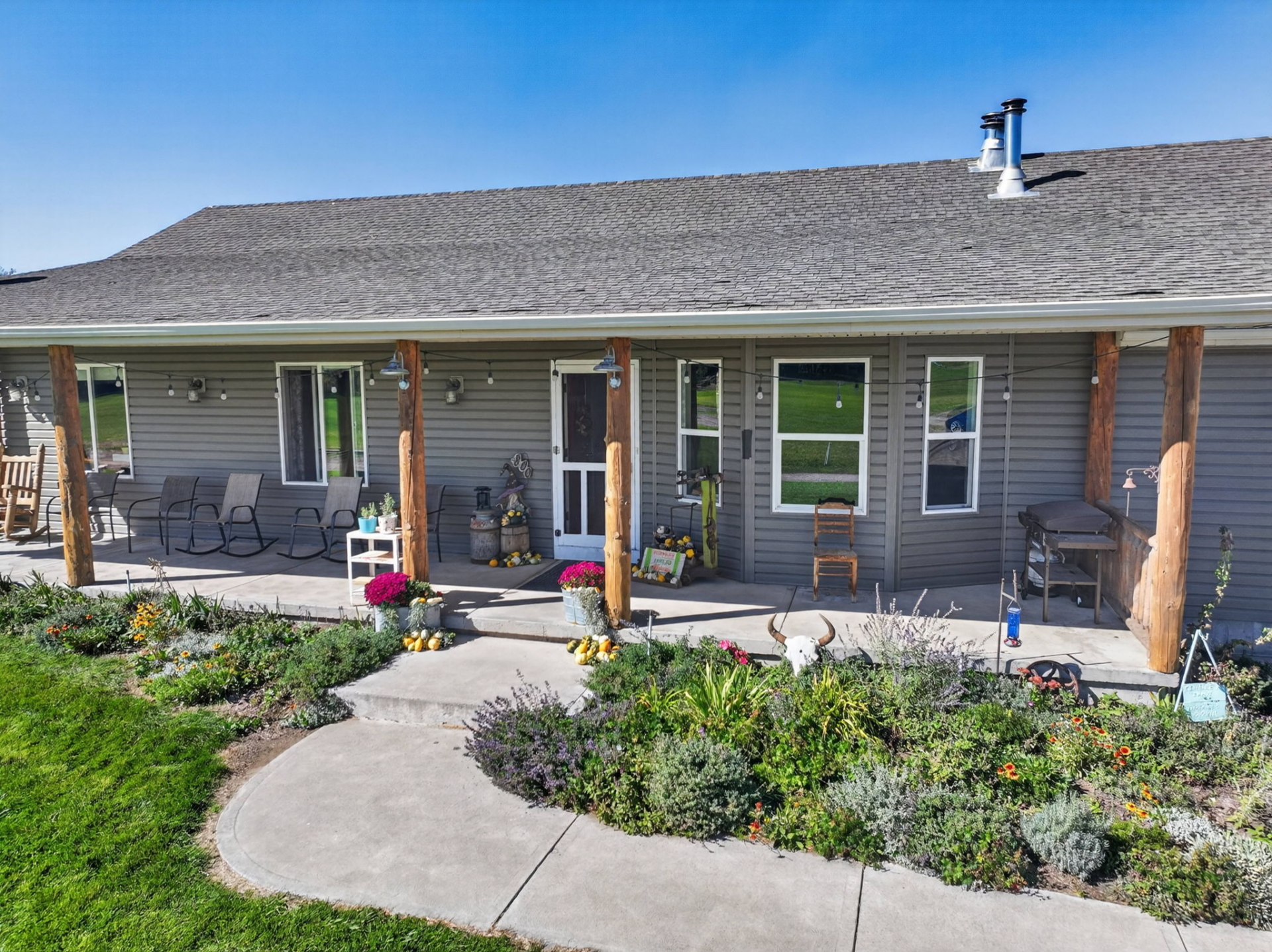 Covered Front Porch Idaho Sand Creek Farmstead