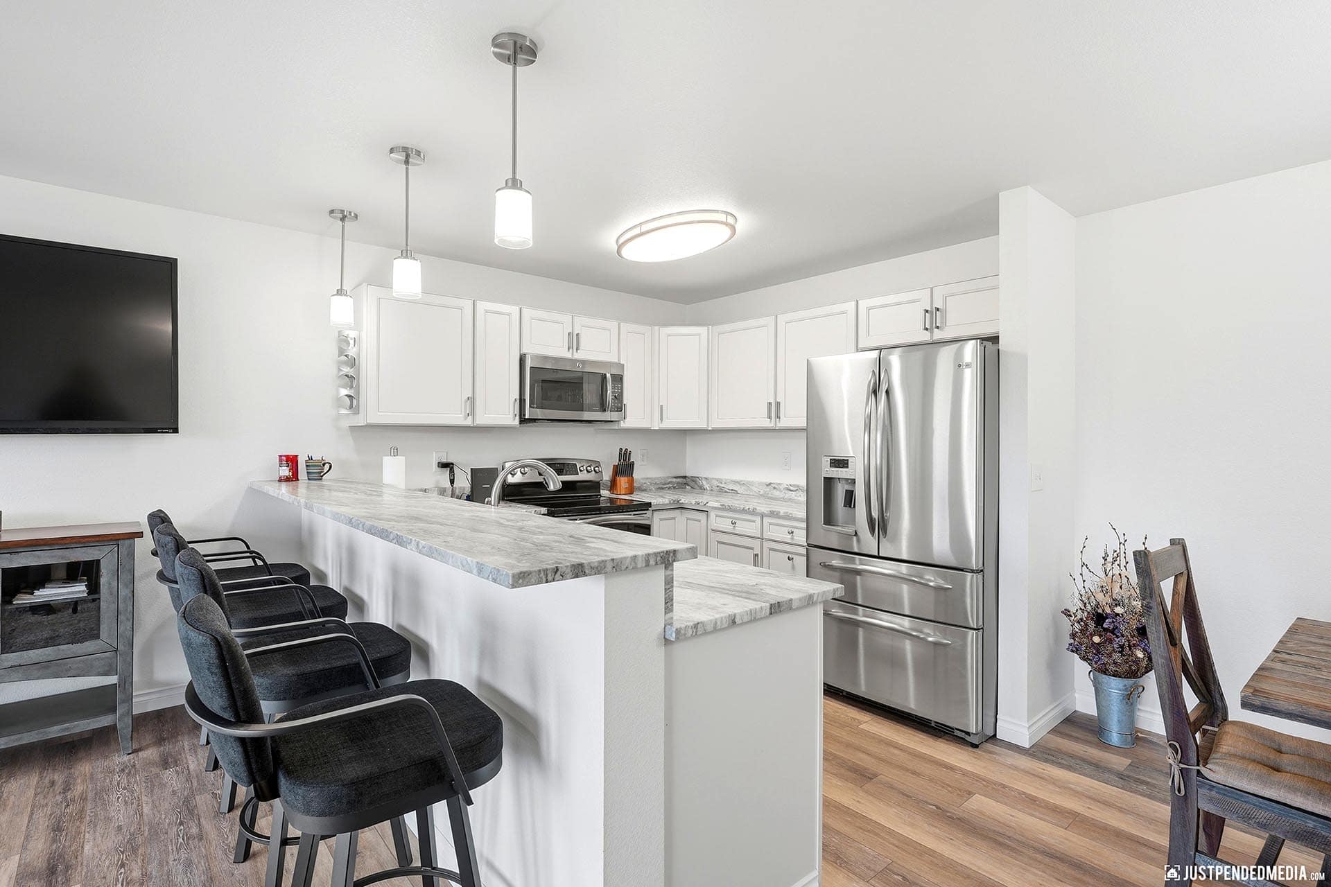 fivecar apartment kitchen alaska ultimate alaska estate