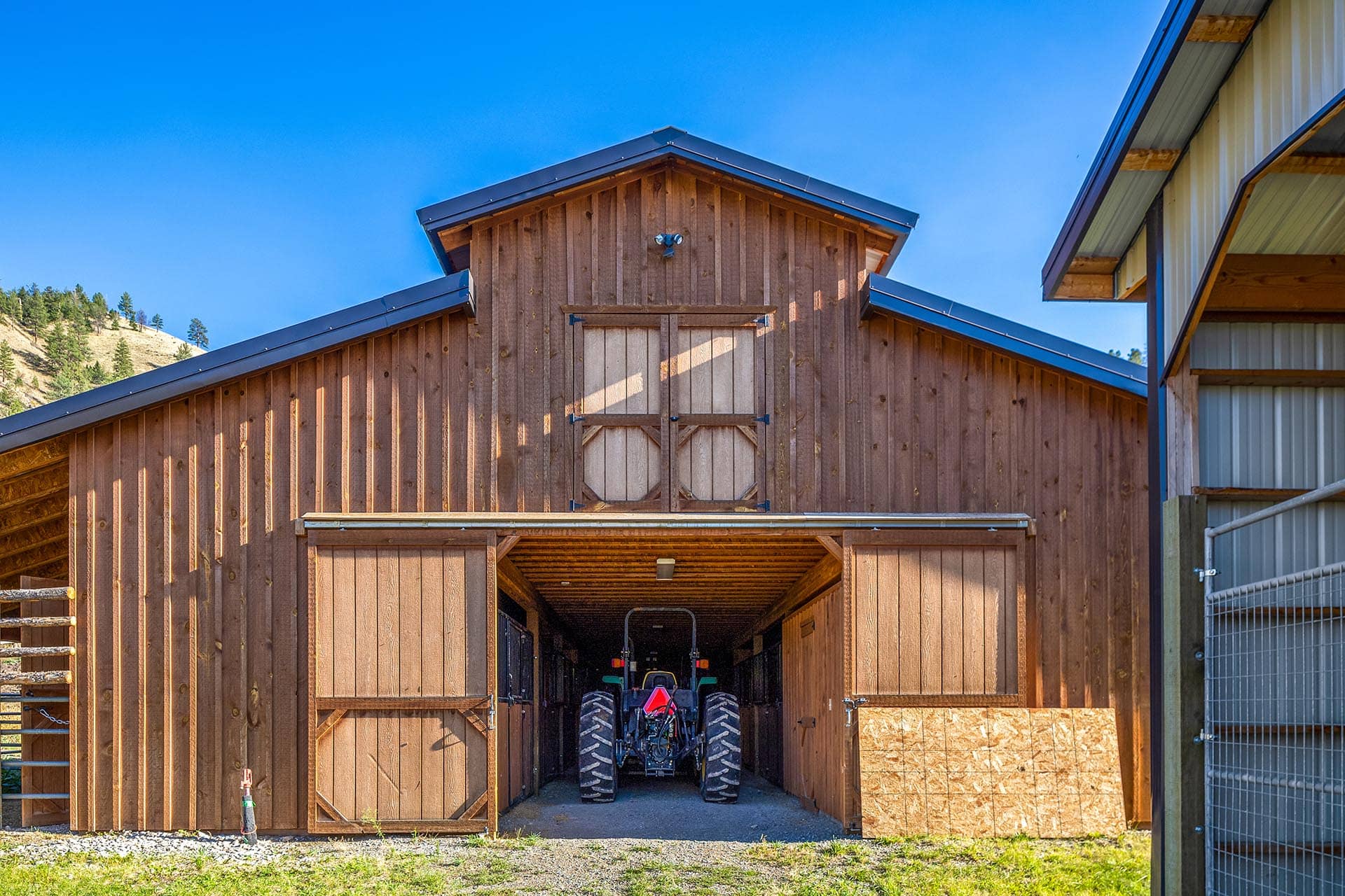 horse barn Idaho North Fork Meadows