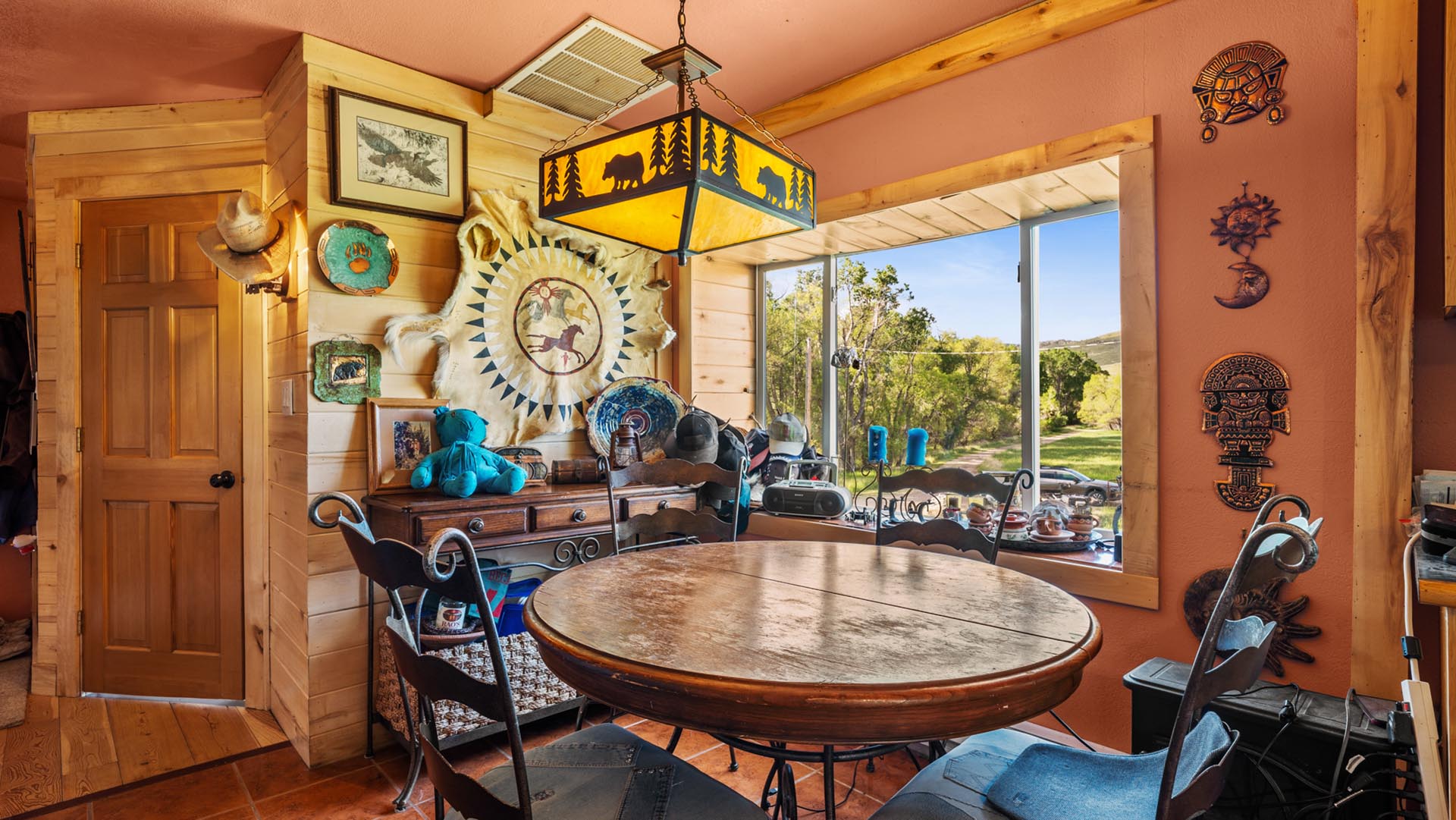 log home dinning room wyoming creek bend ranch