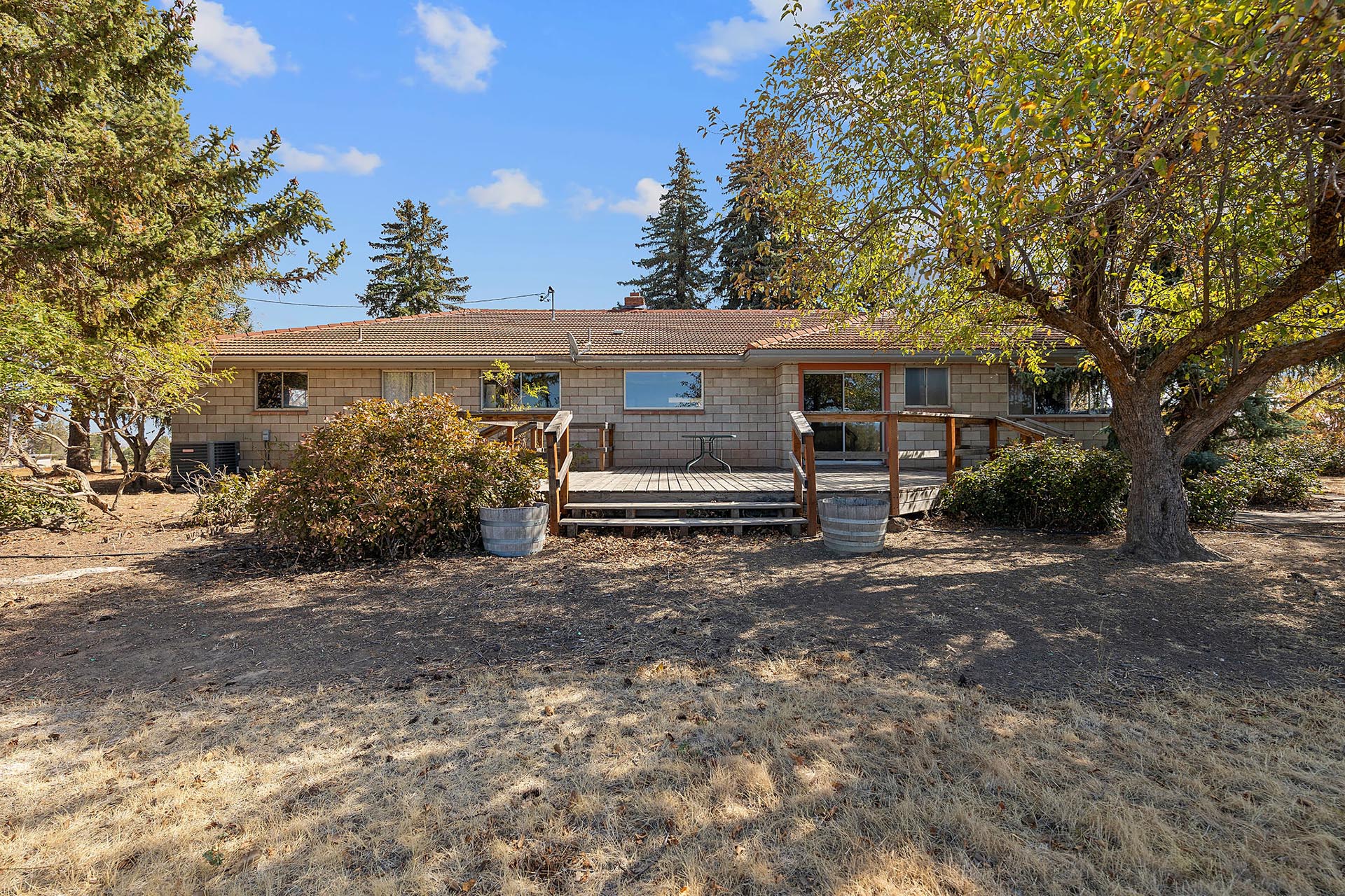 ranch for sale with panoramic mt hood views oregon mt hood horizon ranch