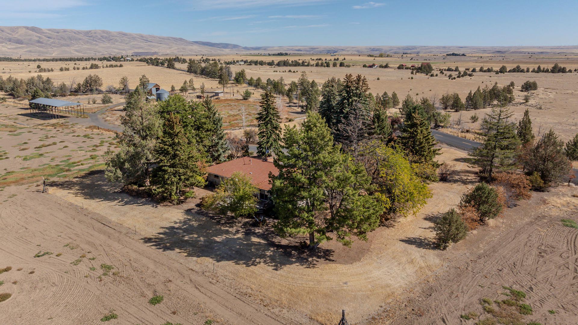 ranch property with large hay barn for sale oregon mt hood horizon ranch