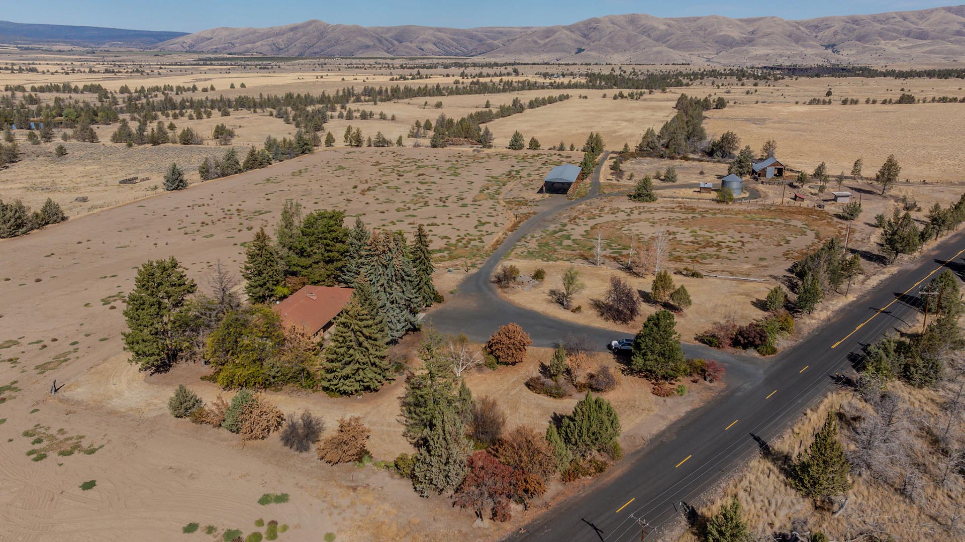 ranch with pond and irrigated pasture for sale oregon mt hood horizon ranch