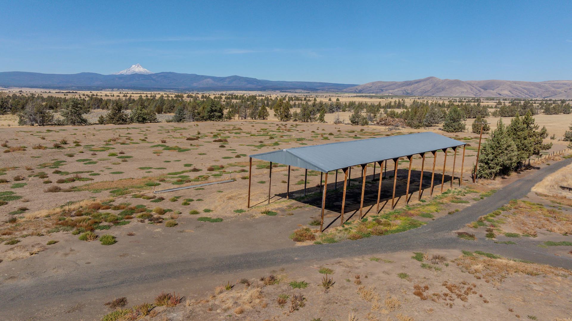 ranch with private pond and mountain views for sale oregon mt hood horizon ranch