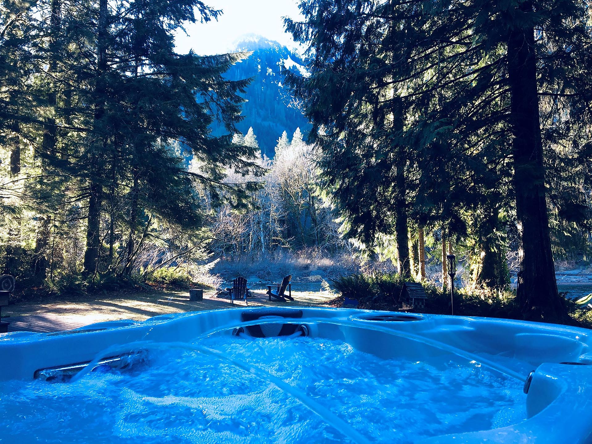 riverfront cabin with hot tub cascades washington sky river lodge
