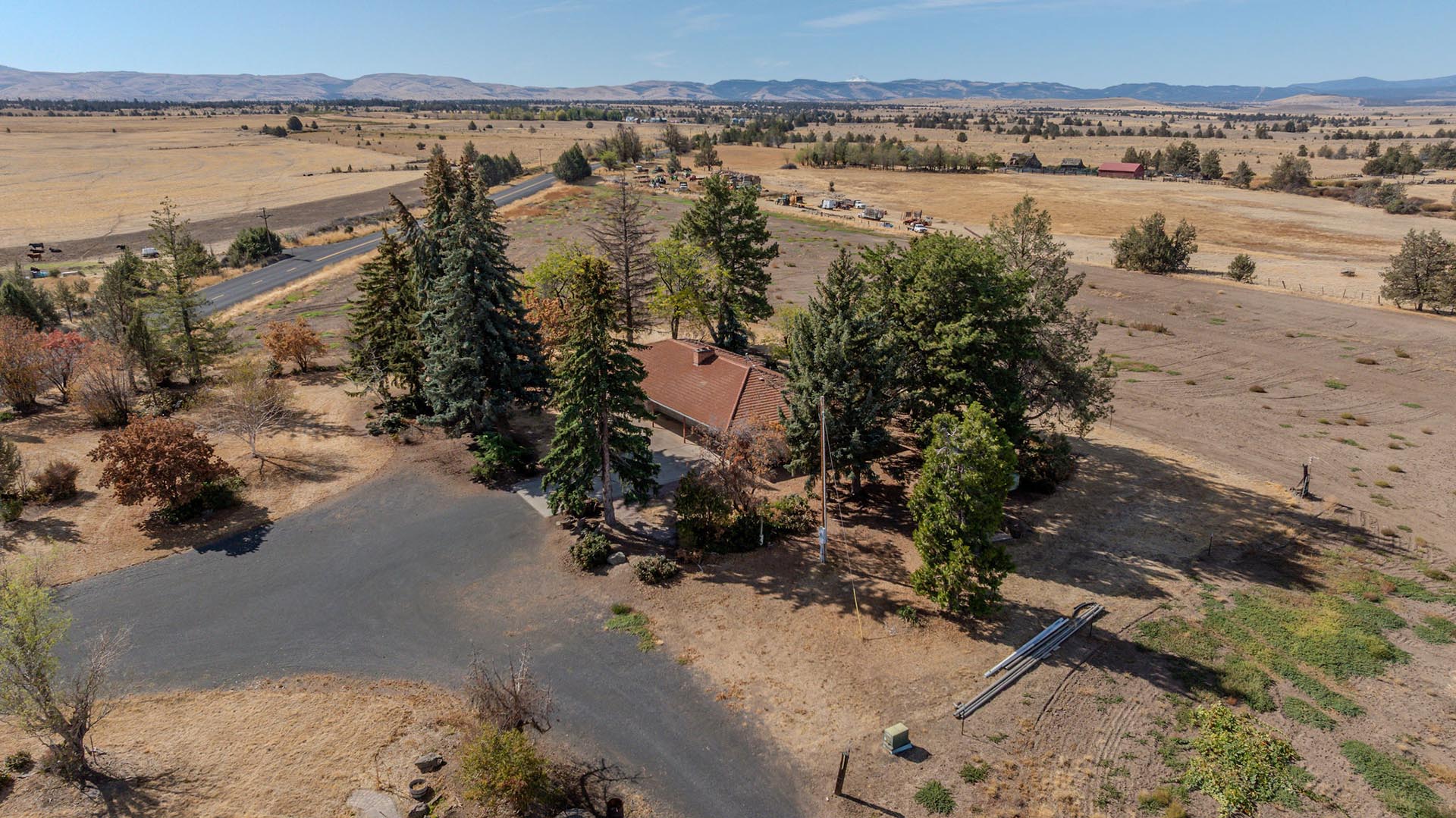 three bedroom farmhouse on acreage for sale oregon mt hood horizon ranch