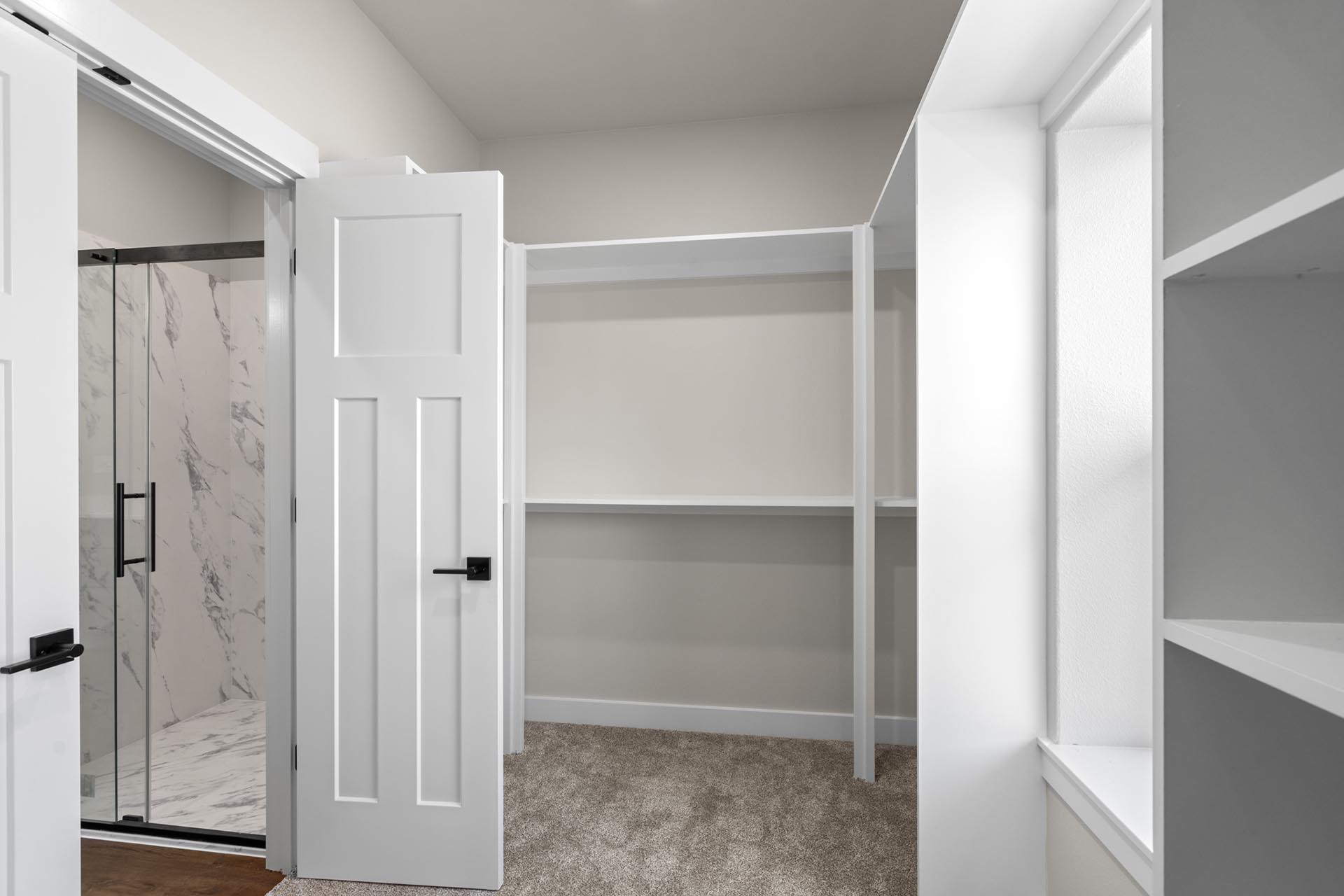 upper house primary walk in closet oregon McKay Creek Estate (1)