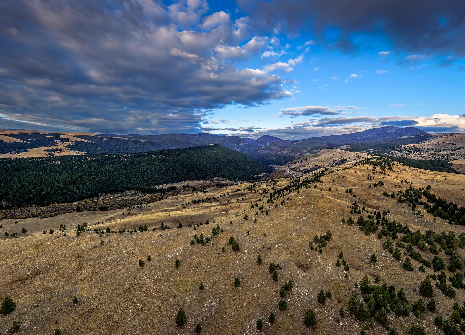 vast open range land with mountain views montana dempsey lakes cattle ranch